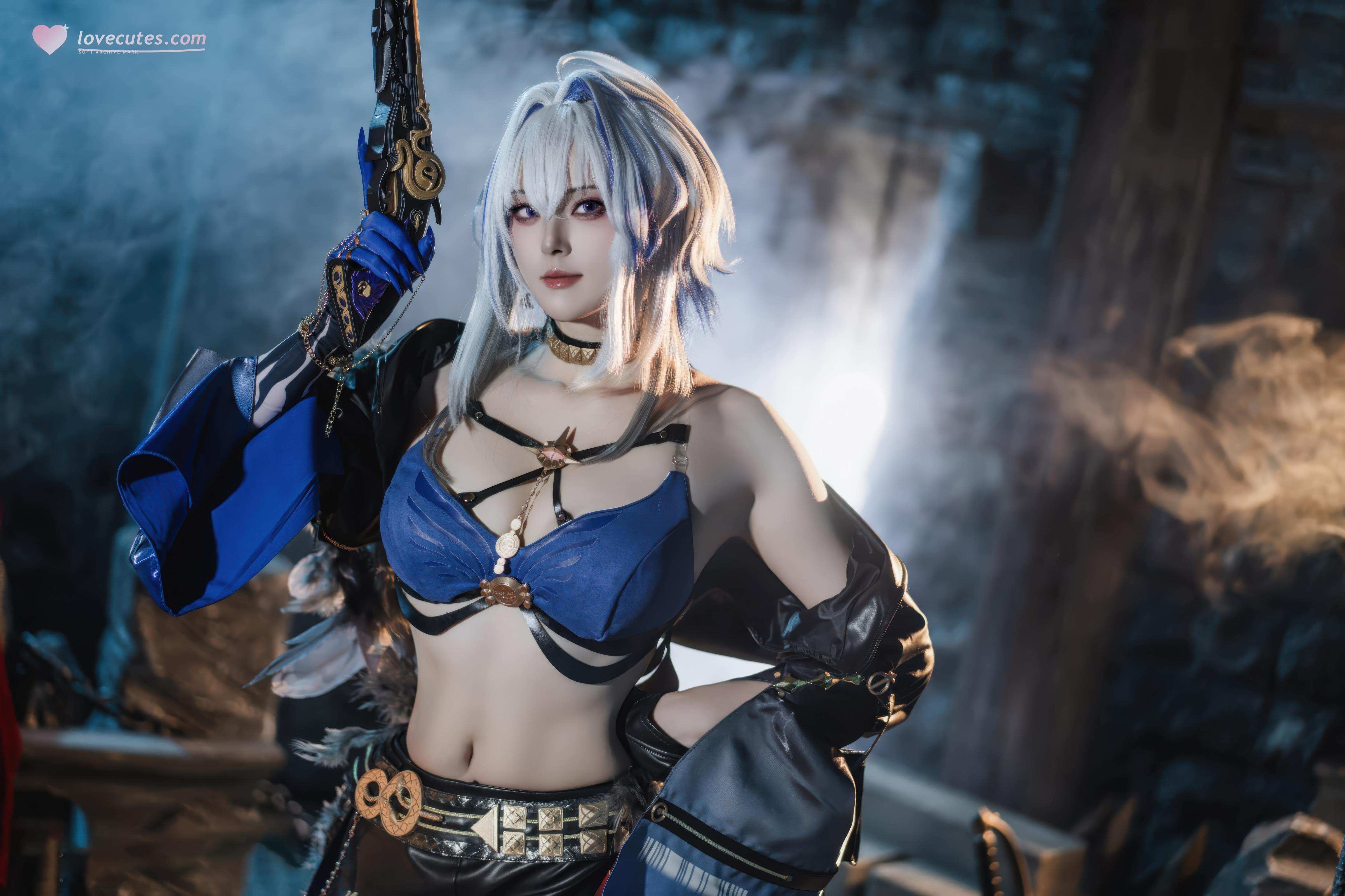 [cosplay] Natsuko夏夏子 - 鸣潮 嘉贝莉娜：蓝黑战损黑丝高衩 露臀大尺度还原 75P