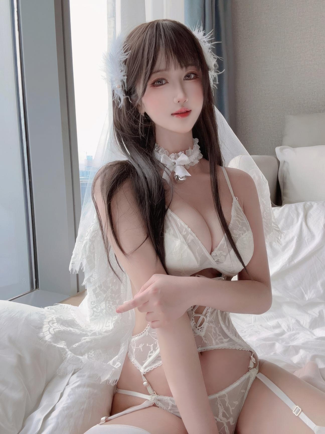[私房] 三度_69 - 520特輯純白花語：白紗蕾絲內衣 美胸翹臀床拍 52P