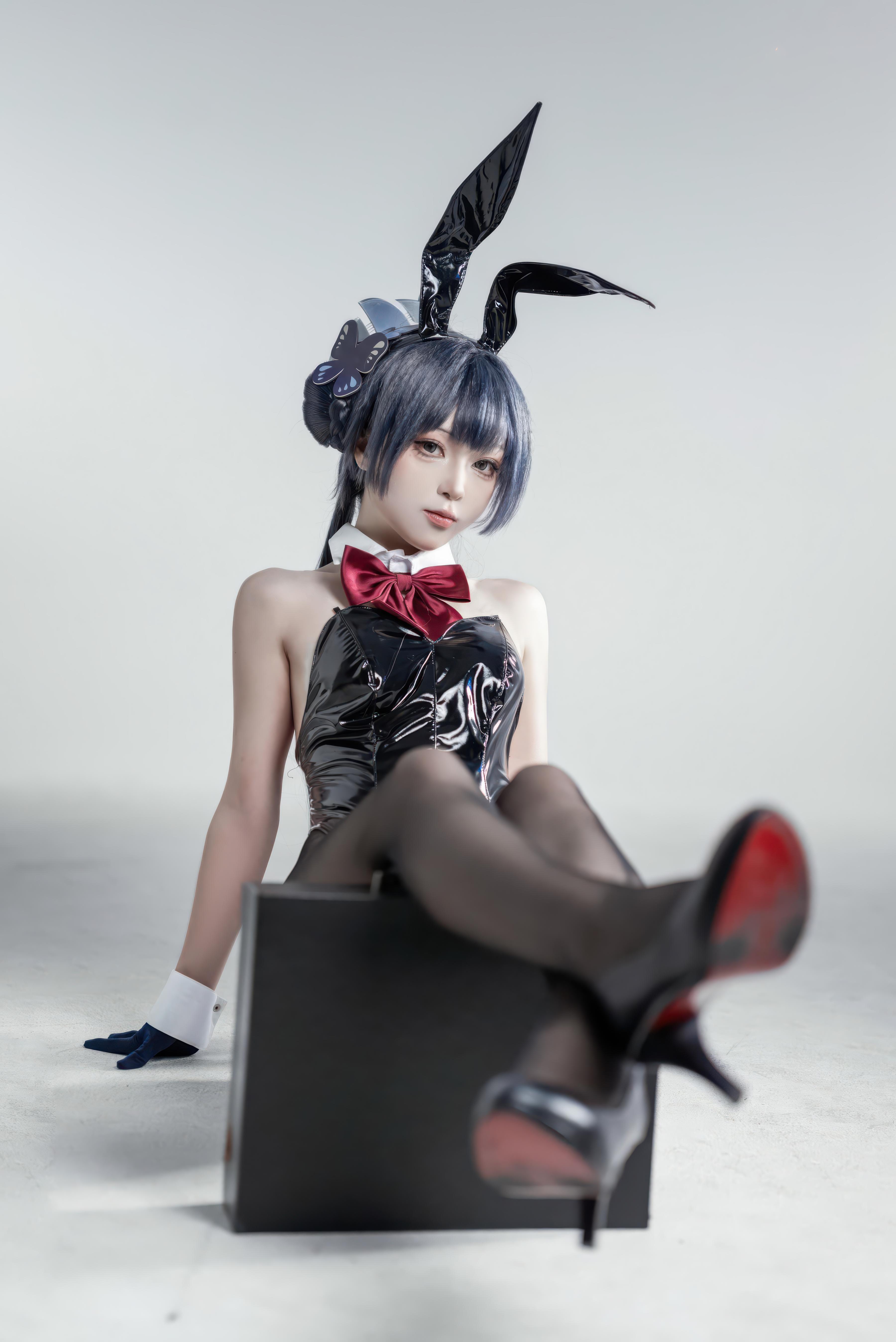 [cosplay] 矢量鱼 - 妃咲兔女郎：黑丝高跟兔女郎 翘臀美胸 28P
