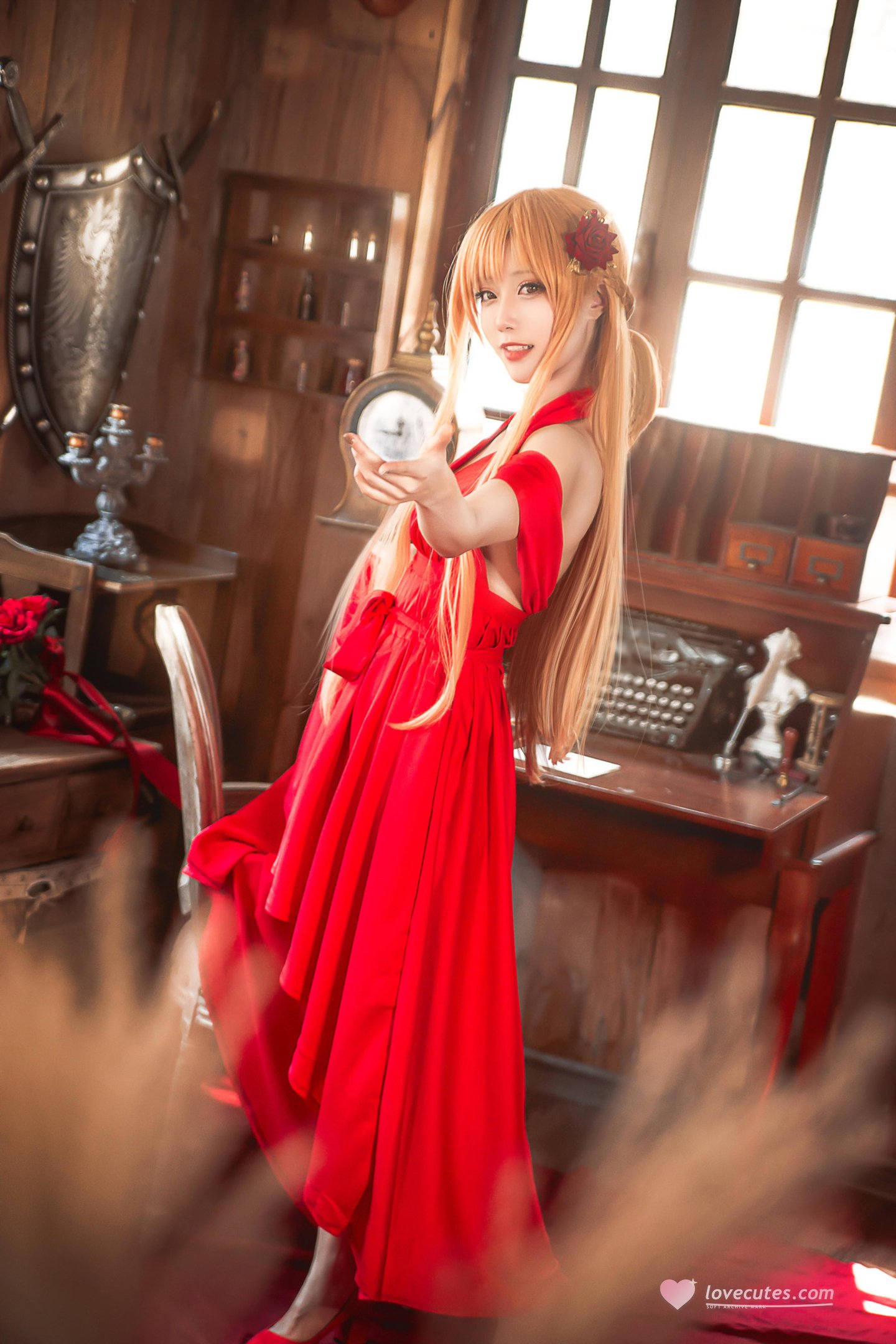 [cosplay] 切切celia - 刀剑神域 亚丝娜 礼服：红裙长发美腿 优雅还原 28P