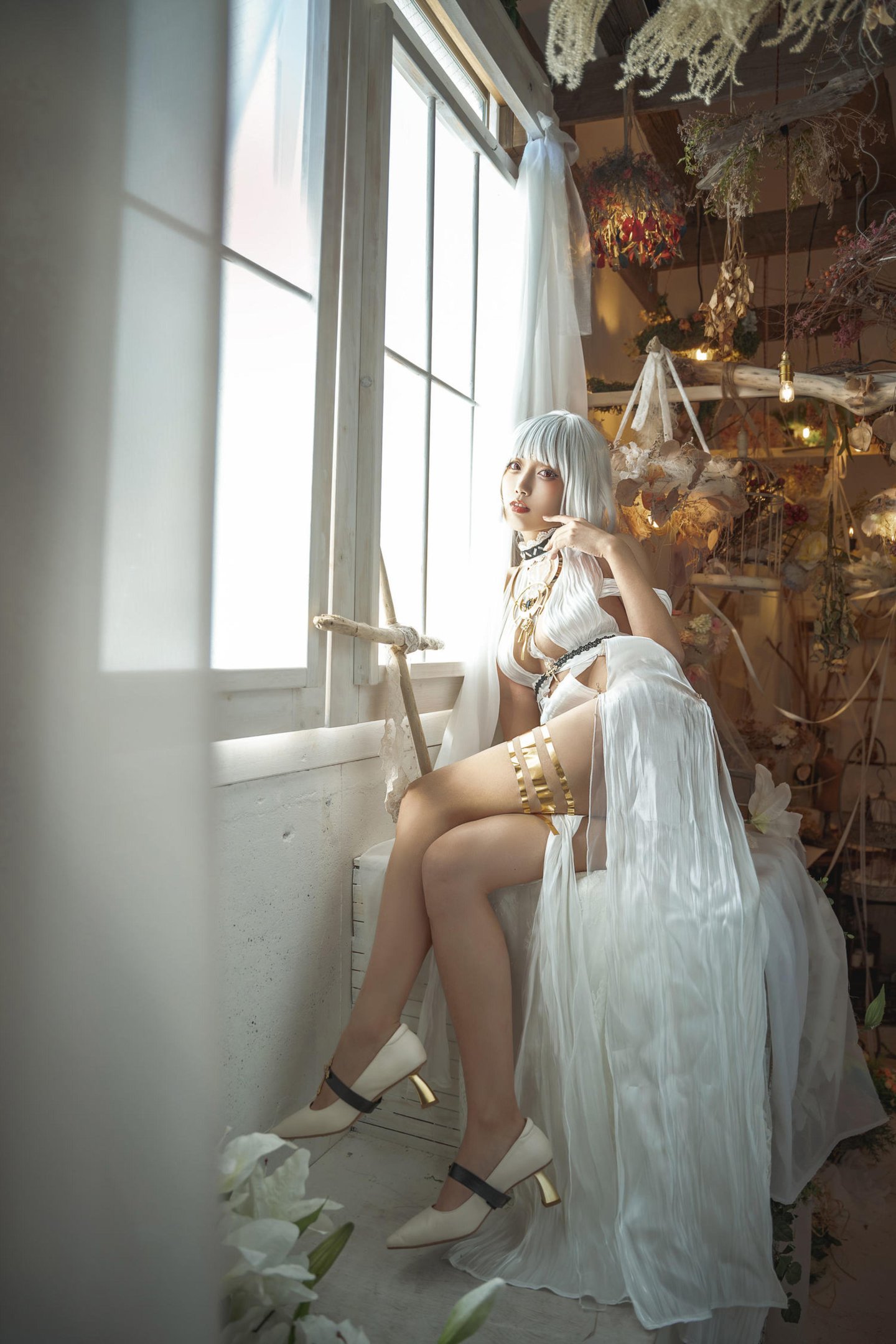 [cosplay] 切切celia - 碧蓝航线 马萨诸塞 盛宴的准备：白发礼裙开衩美腿 优雅还原 23P