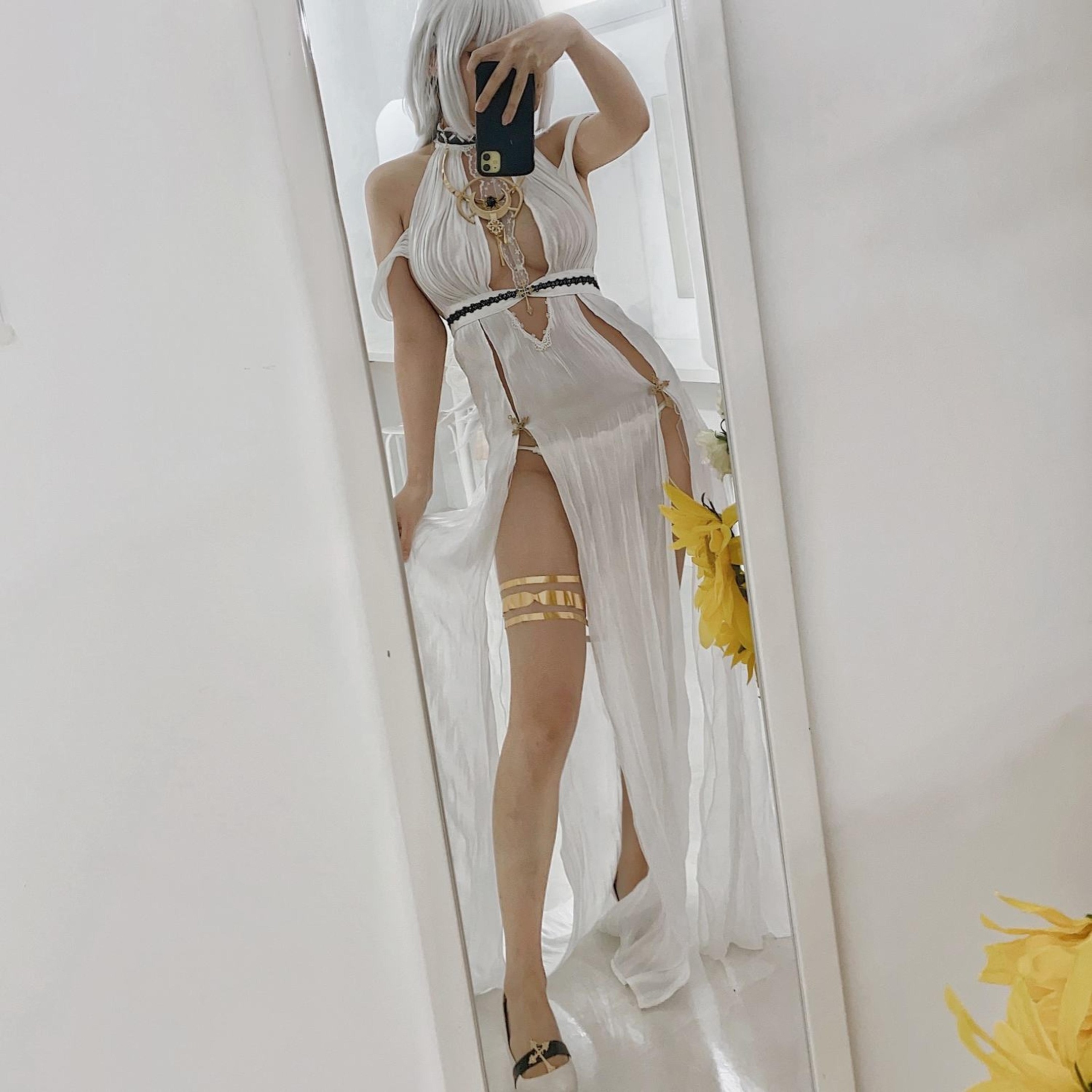 [cosplay] 切切celia - 碧蓝航线 马萨诸塞 盛宴的准备：白发礼裙开衩美腿 优雅还原 23P