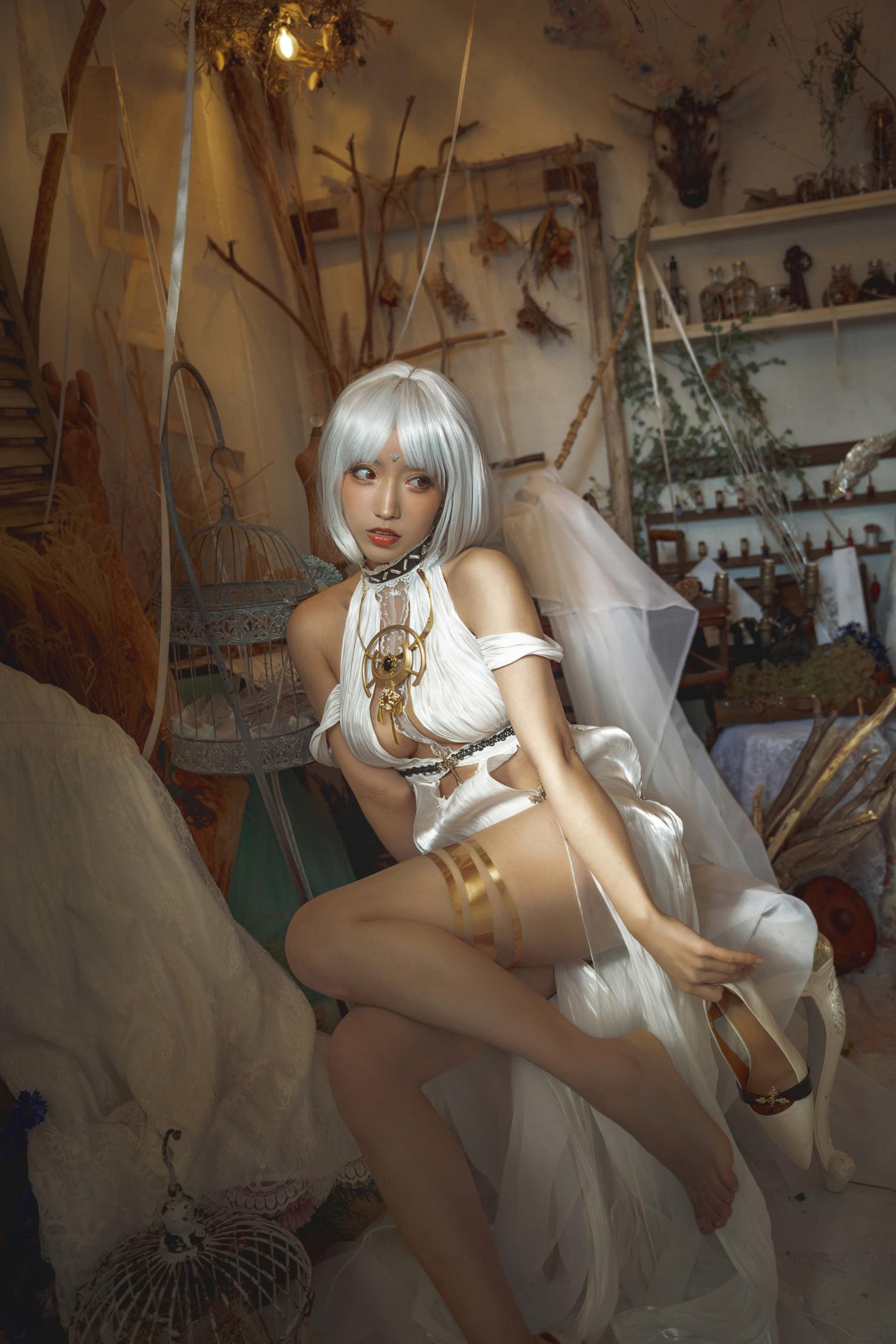 [cosplay] 切切celia - 碧蓝航线 马萨诸塞 盛宴的准备：白发礼裙开衩美腿 优雅还原 23P
