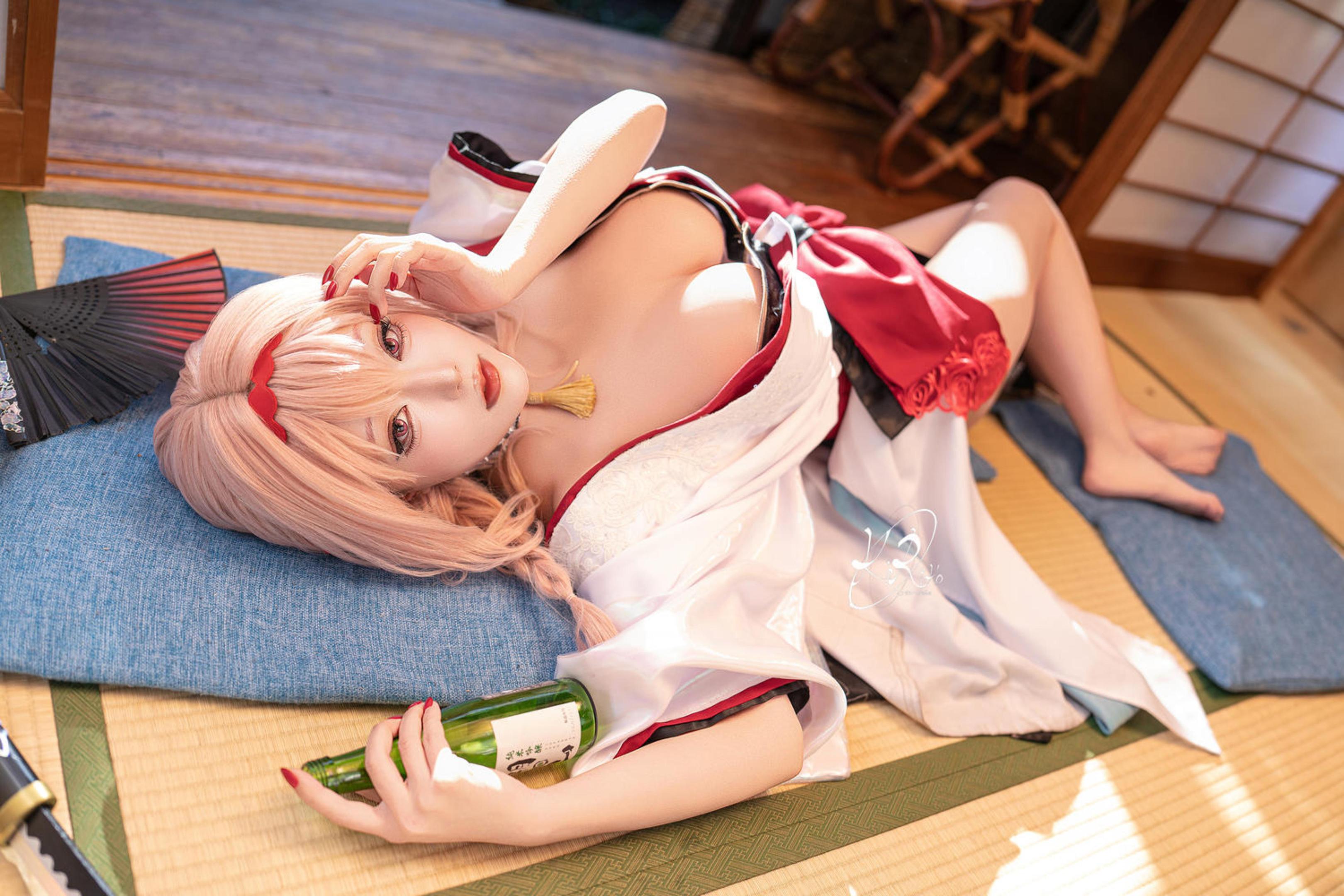 [cosplay] 切切celia - Nikke胜利女神 暗影 憧憬之花：粉发和风露肩 巨乳长腿还原 39P
