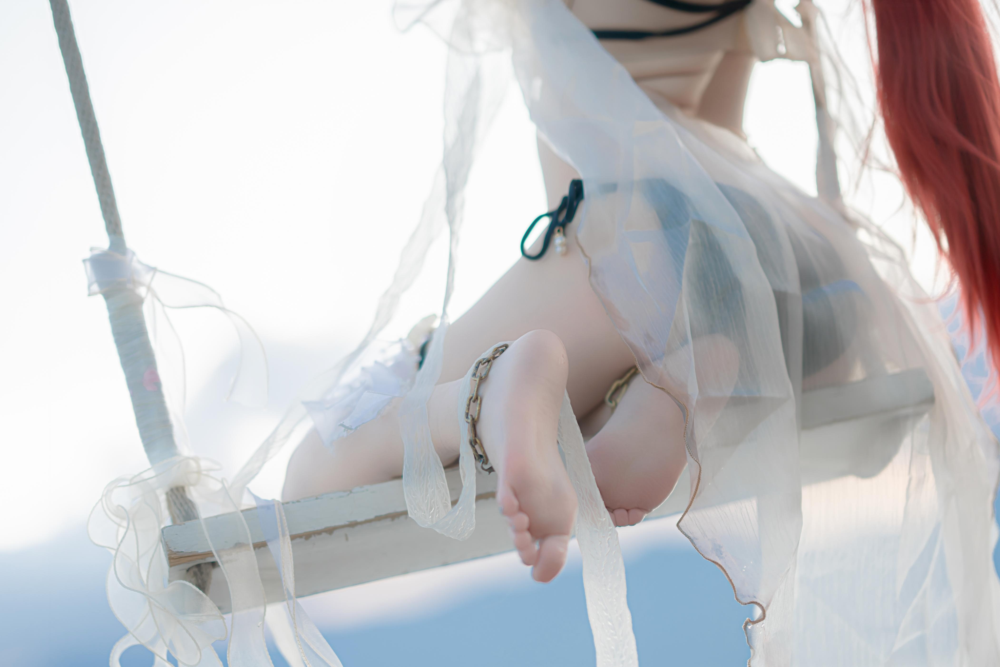 [cosplay] 纸悦Etsu_ko - 明日方舟 史尔特尔 泳装：红发恶魔角轻纱水景还原 37P