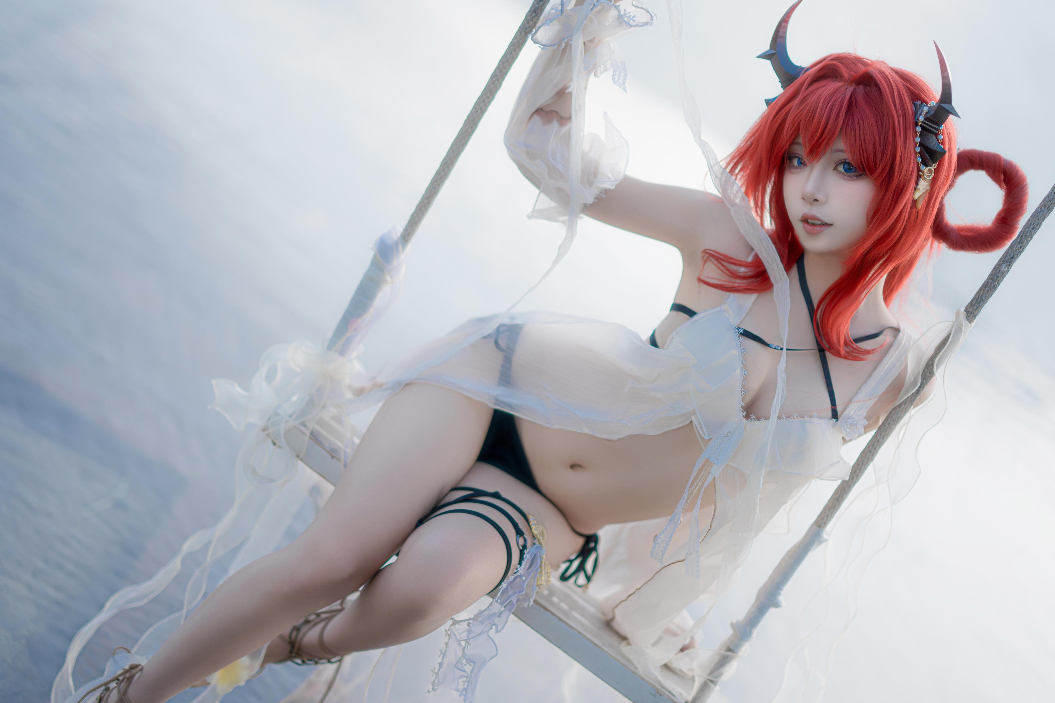 [cosplay] 纸悦Etsu_ko - 明日方舟 史尔特尔 泳装：红发恶魔角轻纱水景还原 37P