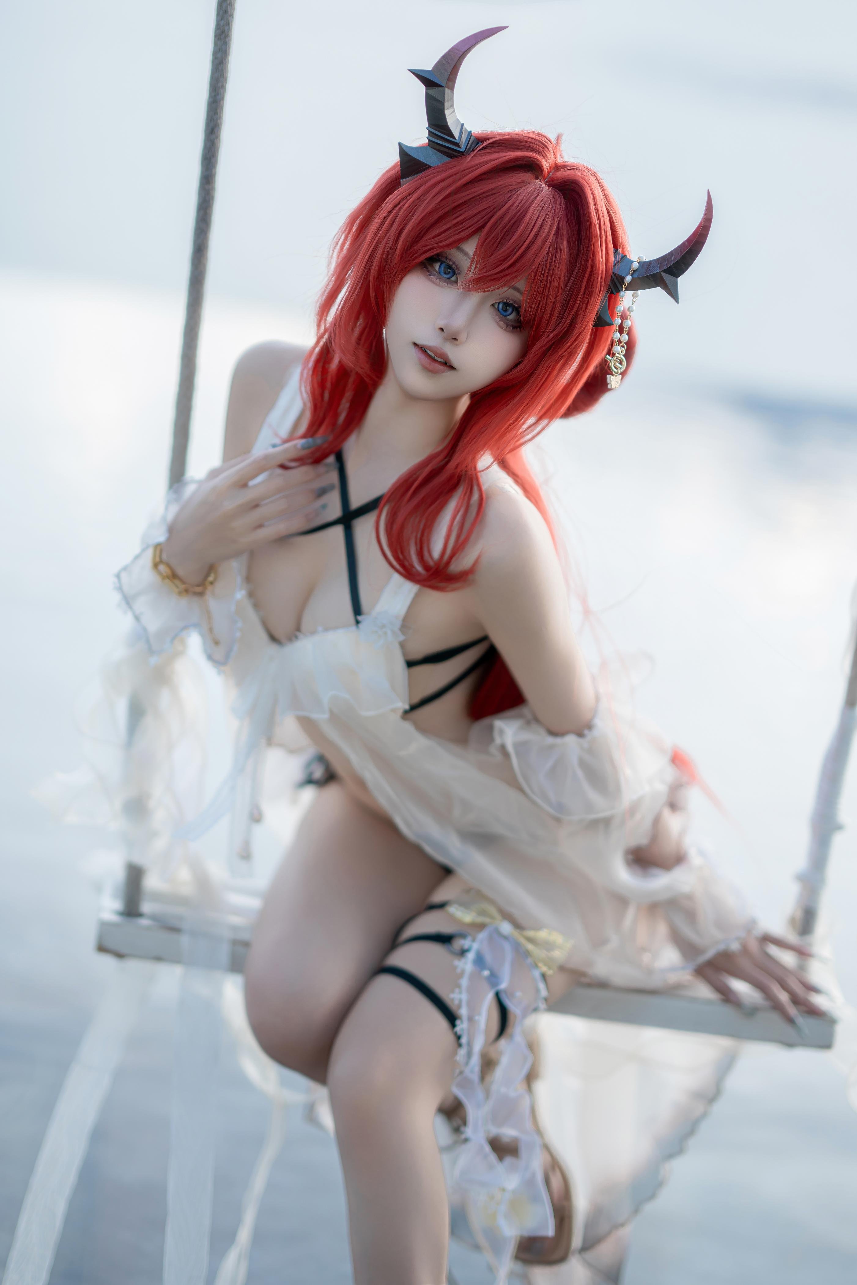 [cosplay] 纸悦Etsu_ko - 明日方舟 史尔特尔 泳装：红发恶魔角轻纱水景还原 37P
