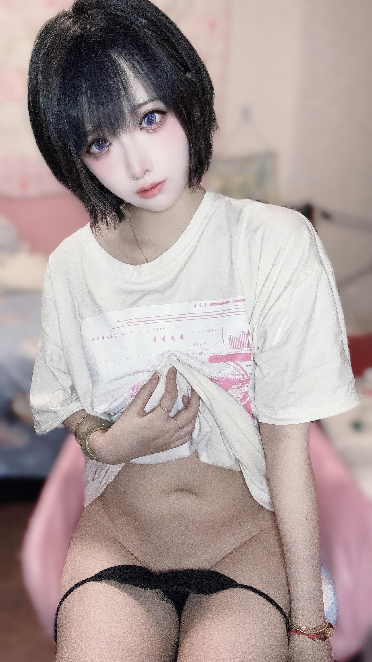 [私房] 疯猫ss - 2025年6月会员订阅：居家自拍露点内衣 白丝美腿大尺度 60P3V