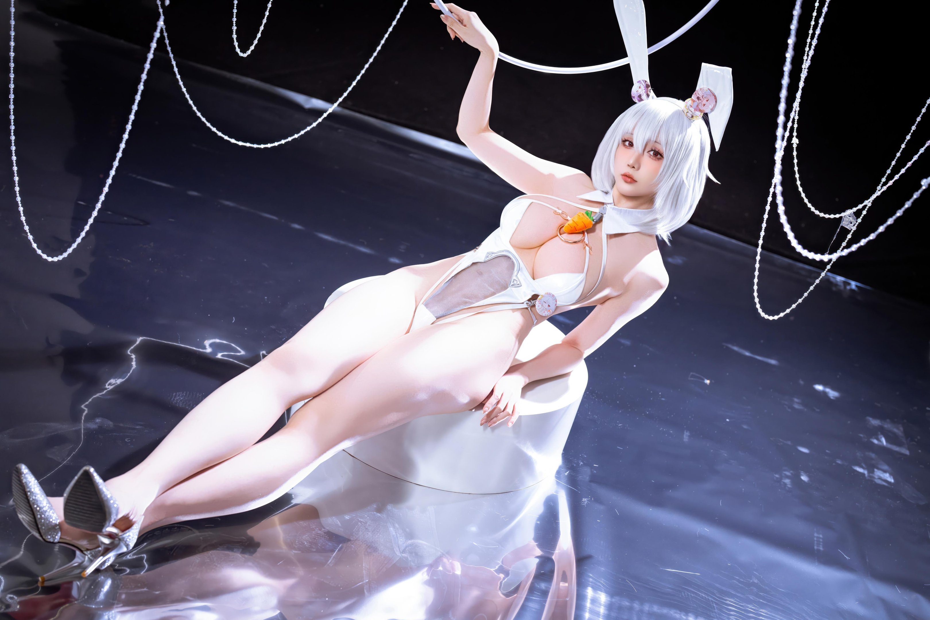 [cosplay] 星之迟迟Hoshilily - 碧蓝航线 天狼星：白兔女郎白丝巨乳 露穴美腿还原 58P