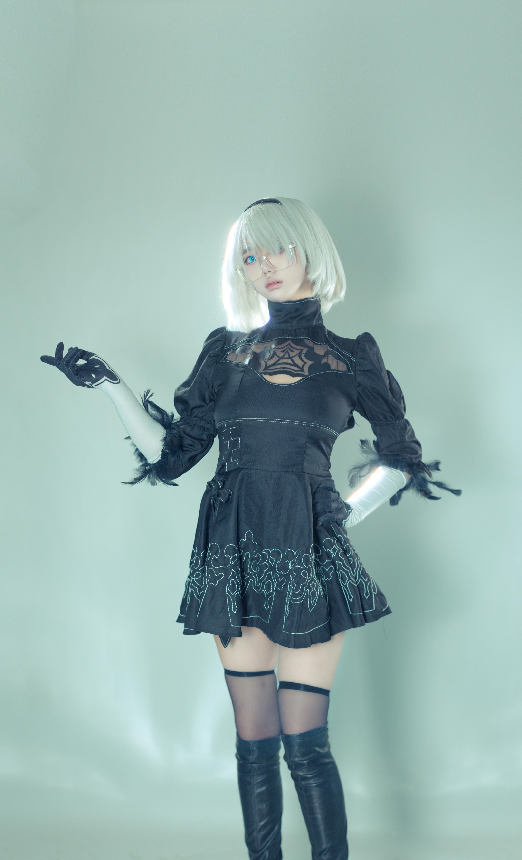 [cosplay] 钛合金TiTi&莉犬酱 - 尼尔双人：2B黑丝露穴 双人战损还原 123P