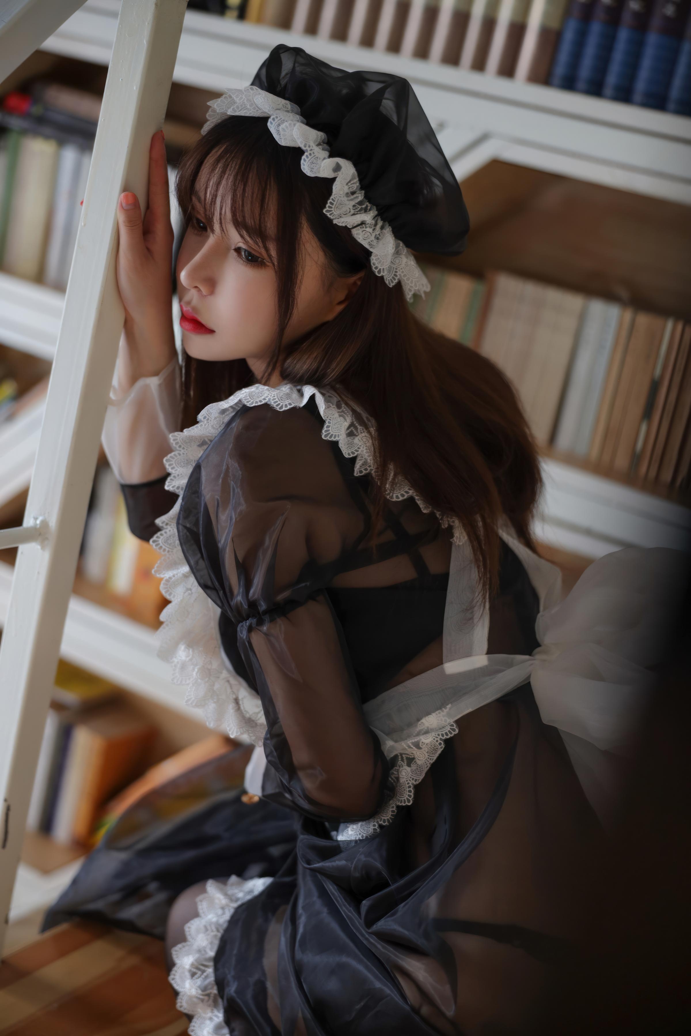 [私房] 亚马逊鲶鱼 - 黑色透明女仆：黑纱女仆黑丝美腿 室内私房 33P