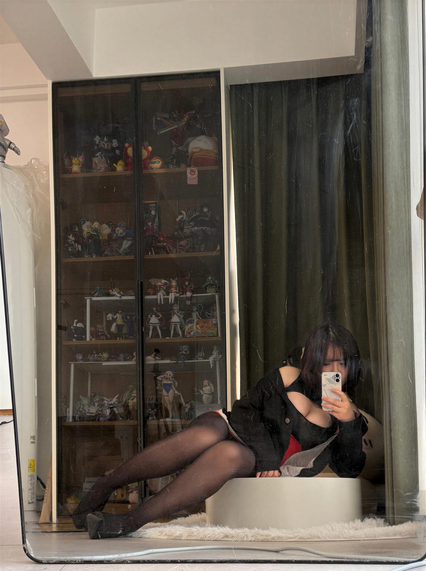 [Private] A-Ban is Very Happy Today - Office Worker Selfies: Black Stockings and Bodycon Skirt Selfies, Beautiful Legs, 76P3V