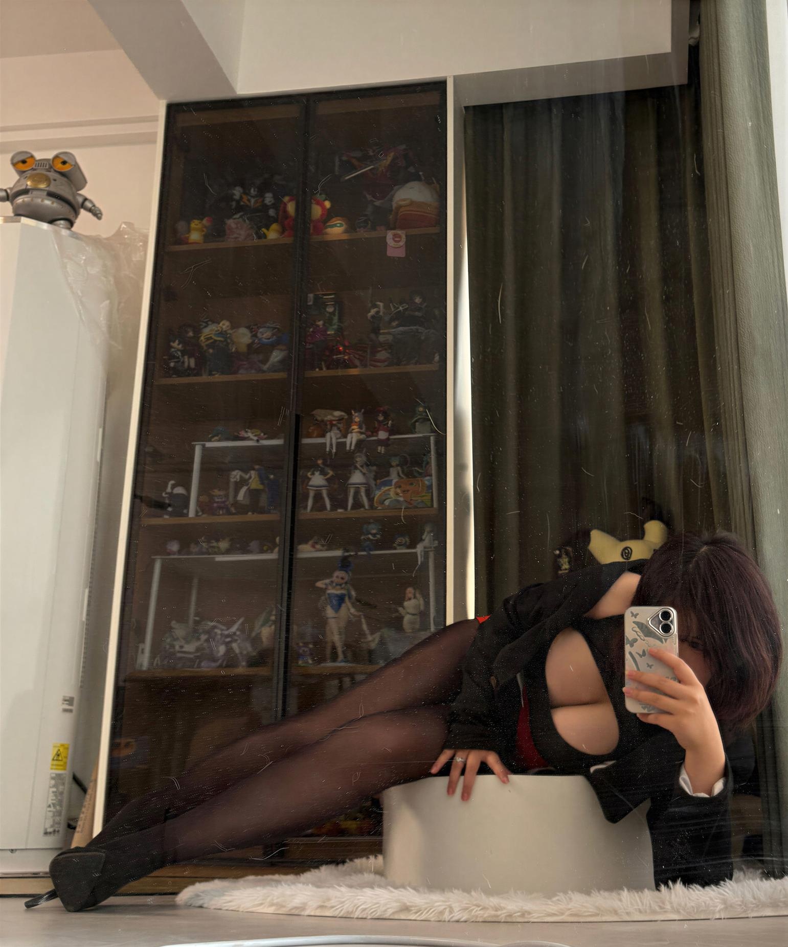 [Private] A-Ban is Very Happy Today - Office Worker Selfies: Black Stockings and Bodycon Skirt Selfies, Beautiful Legs, 76P3V