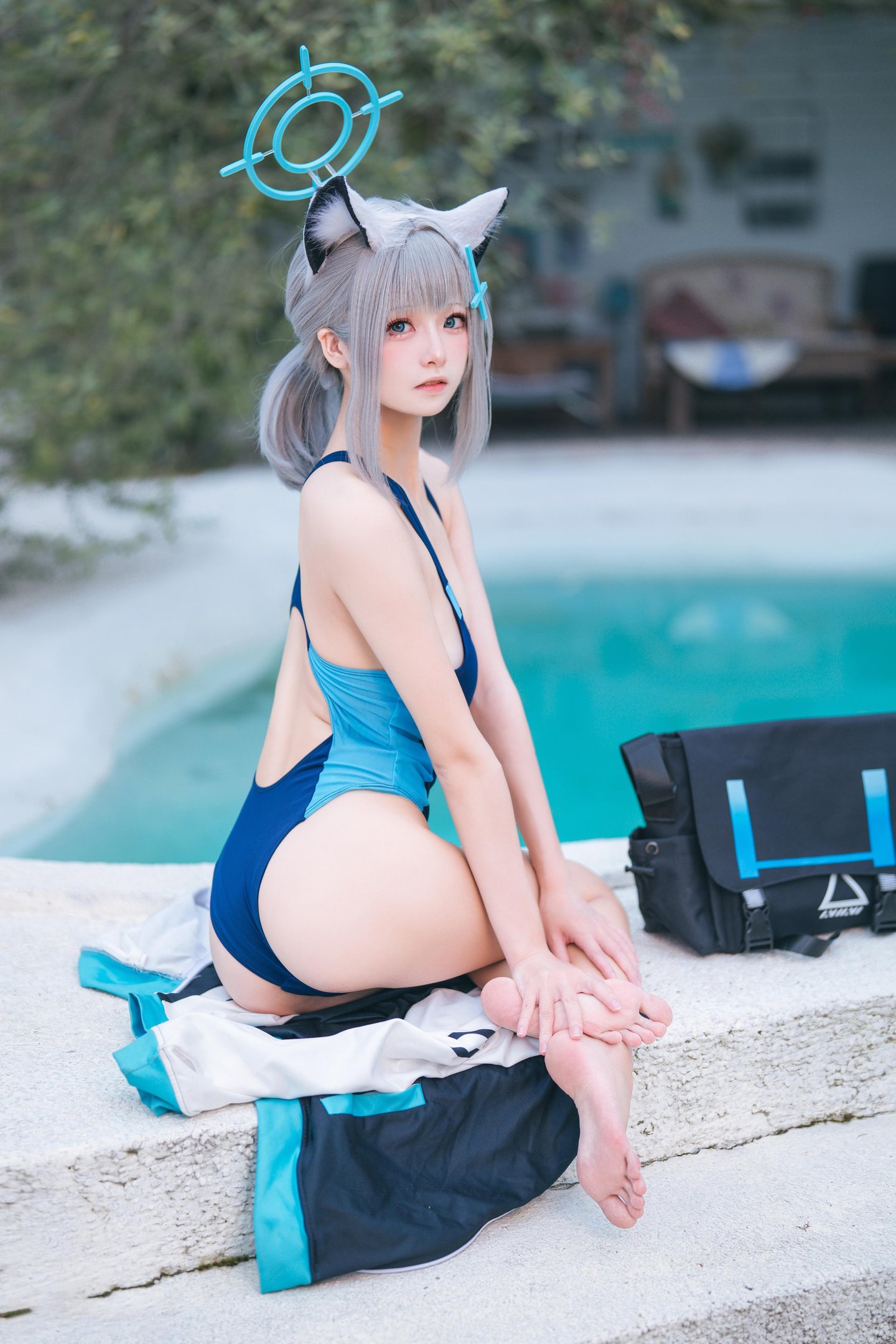 [Cosplay] 9th Cat - Blue Archive Suna Wolf Shiroko in Swimwear: Poolside Blue Swimwear Character Recreation 34P