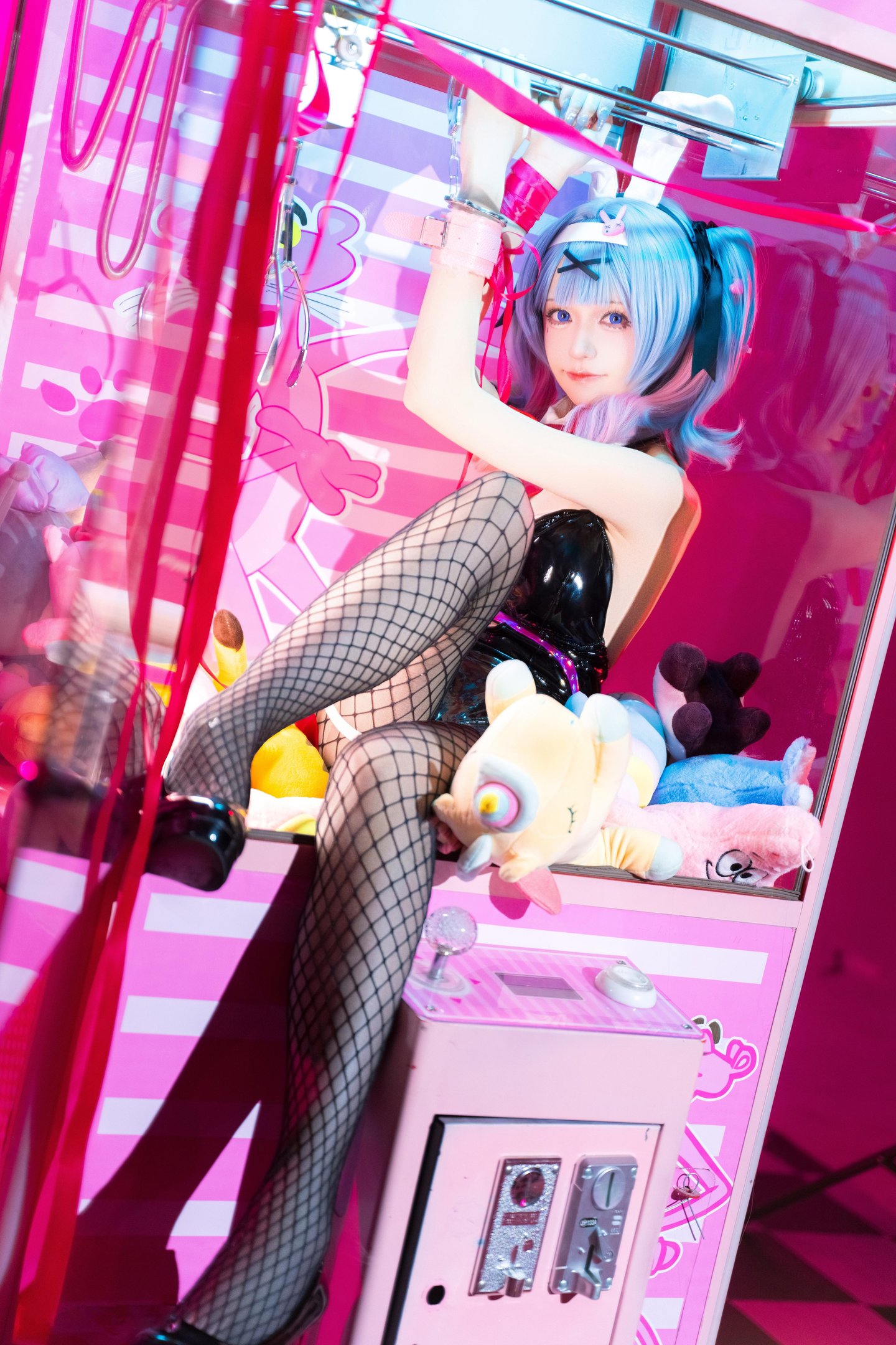 [cosplay] 双木扶苏 - 兔子洞：蓝发兔女郎网袜美腿 大尺度还原 18P