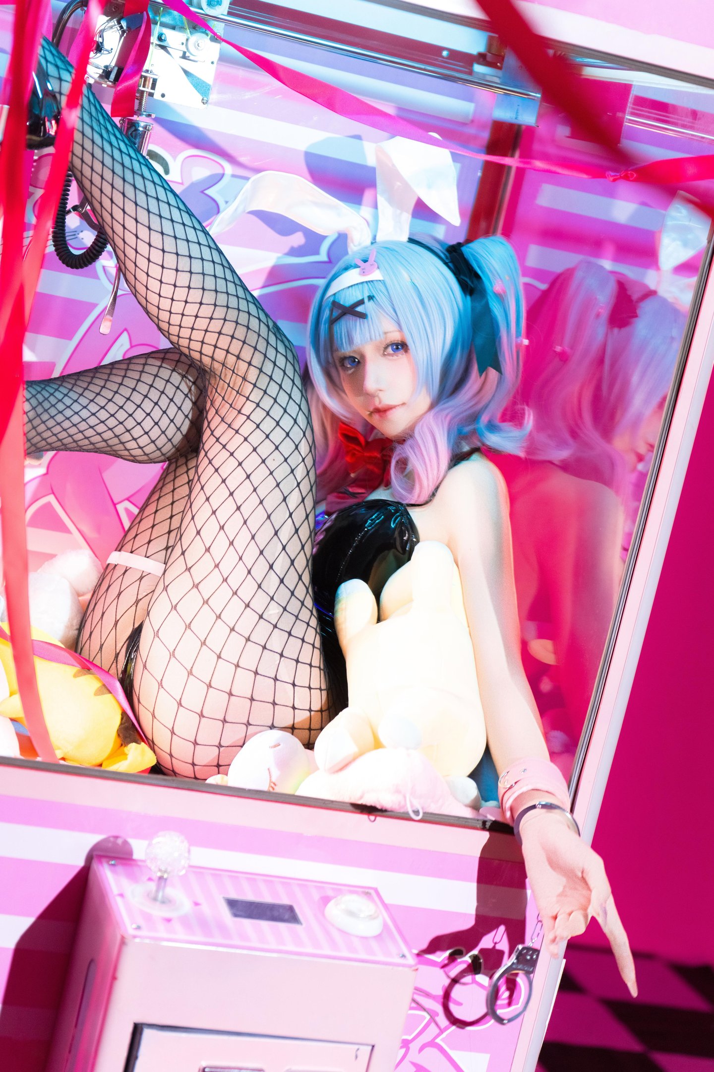 [cosplay] 双木扶苏 - 兔子洞：蓝发兔女郎网袜美腿 大尺度还原 18P