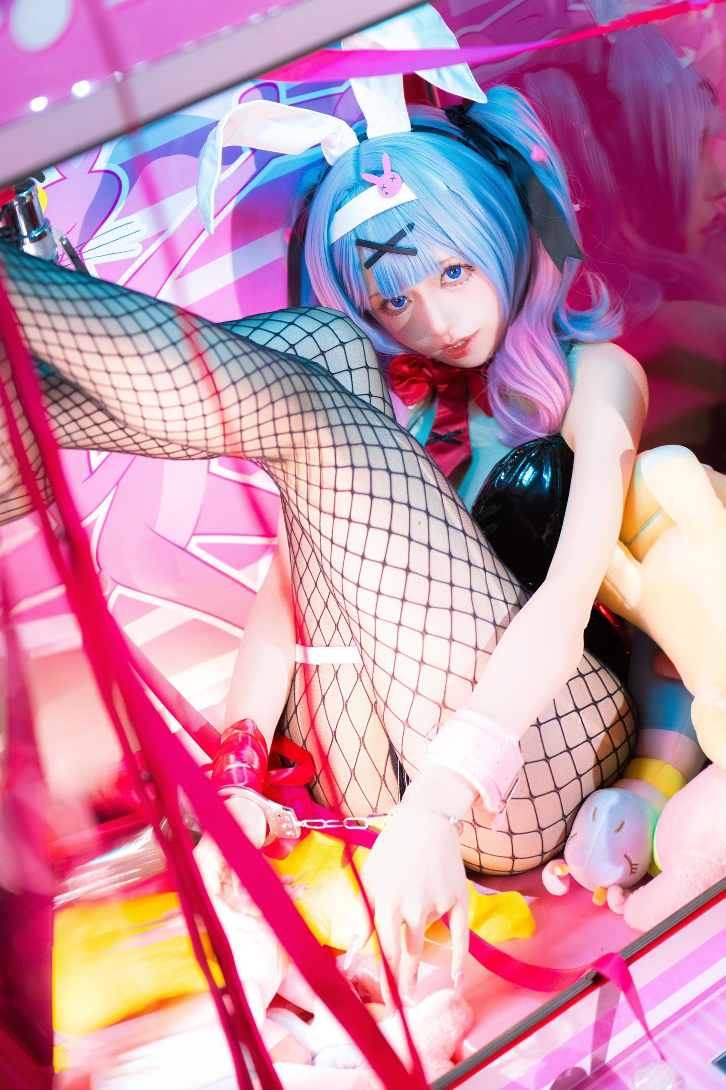 [cosplay] 双木扶苏 - 兔子洞：蓝发兔女郎网袜美腿 大尺度还原 18P