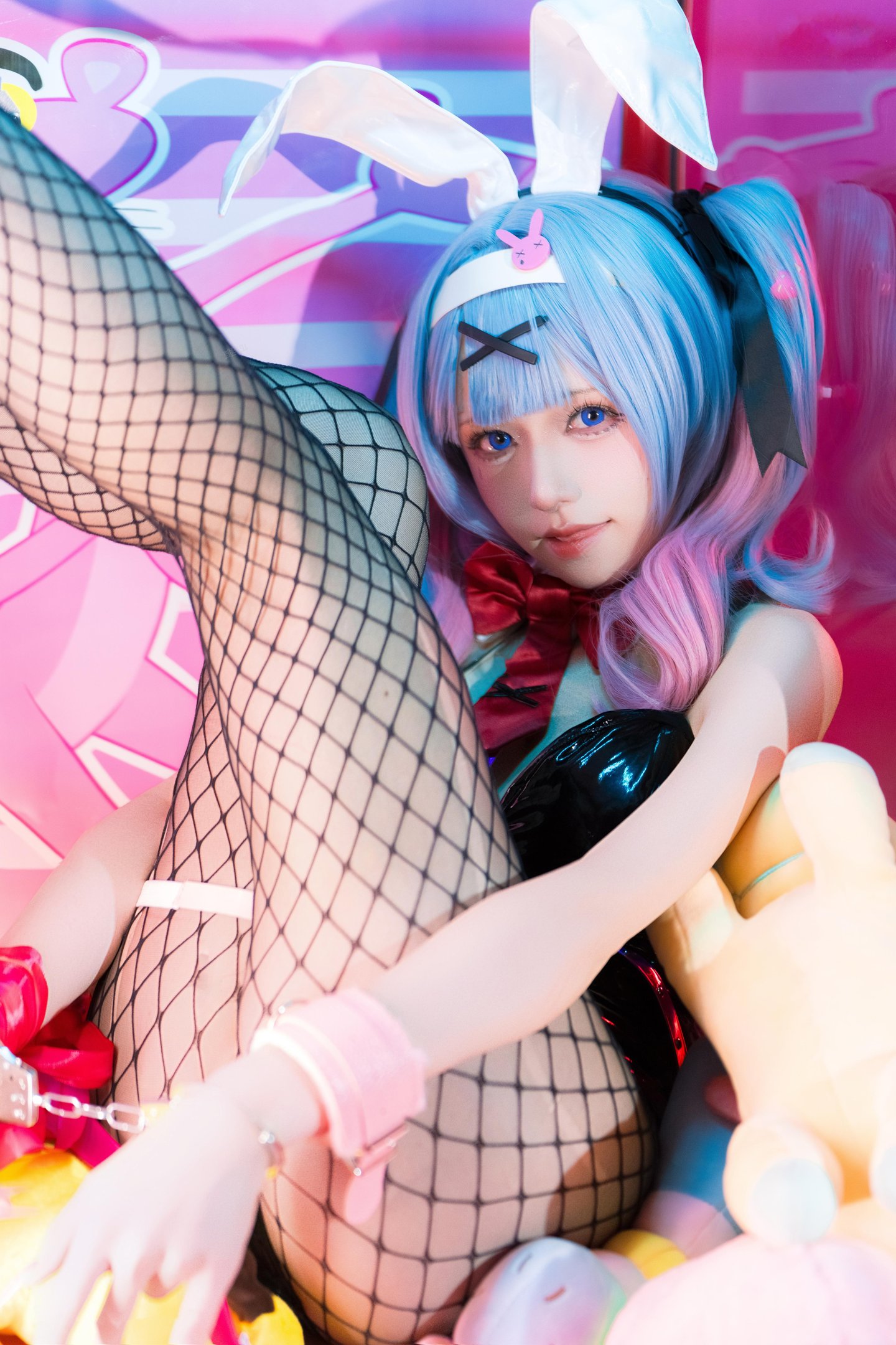 [cosplay] 双木扶苏 - 兔子洞：蓝发兔女郎网袜美腿 大尺度还原 18P