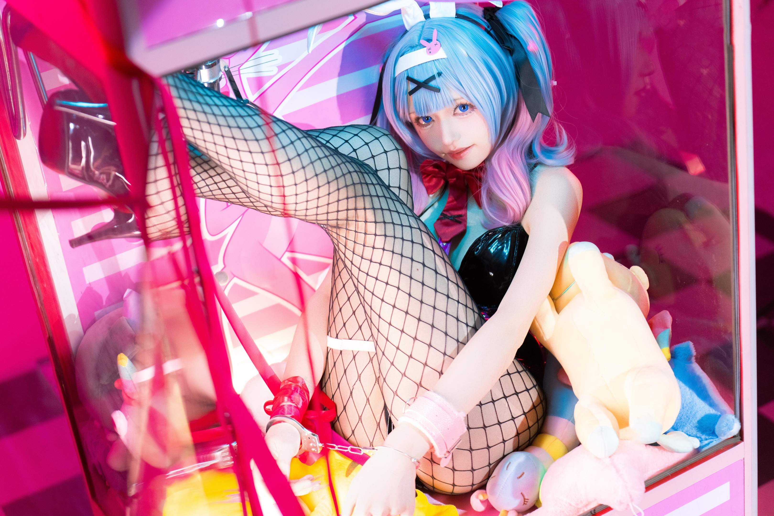 [cosplay] 双木扶苏 - 兔子洞：蓝发兔女郎网袜美腿 大尺度还原 18P
