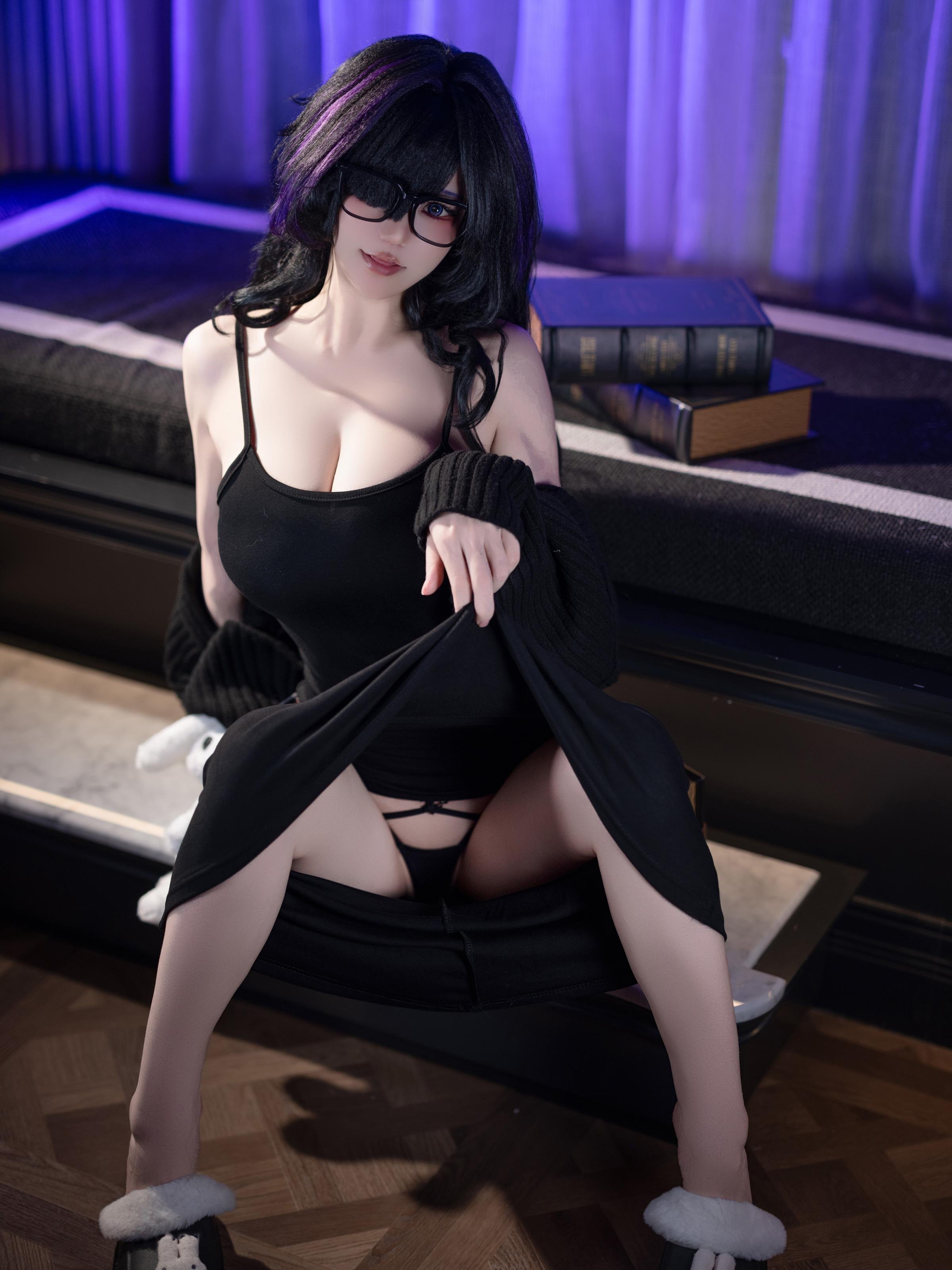 [cosplay] 小仓千代w - Nikke胜利女神 蕾贝儿：眼镜黑发露点 角色还原 38P