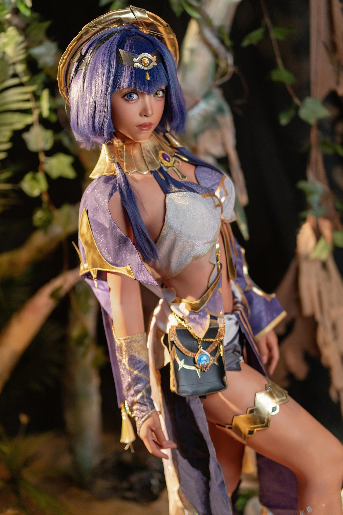 [cosplay] Bangni邦尼 - 原神 坎蒂丝：沙地金饰高跟 露臀大尺度还原 70P