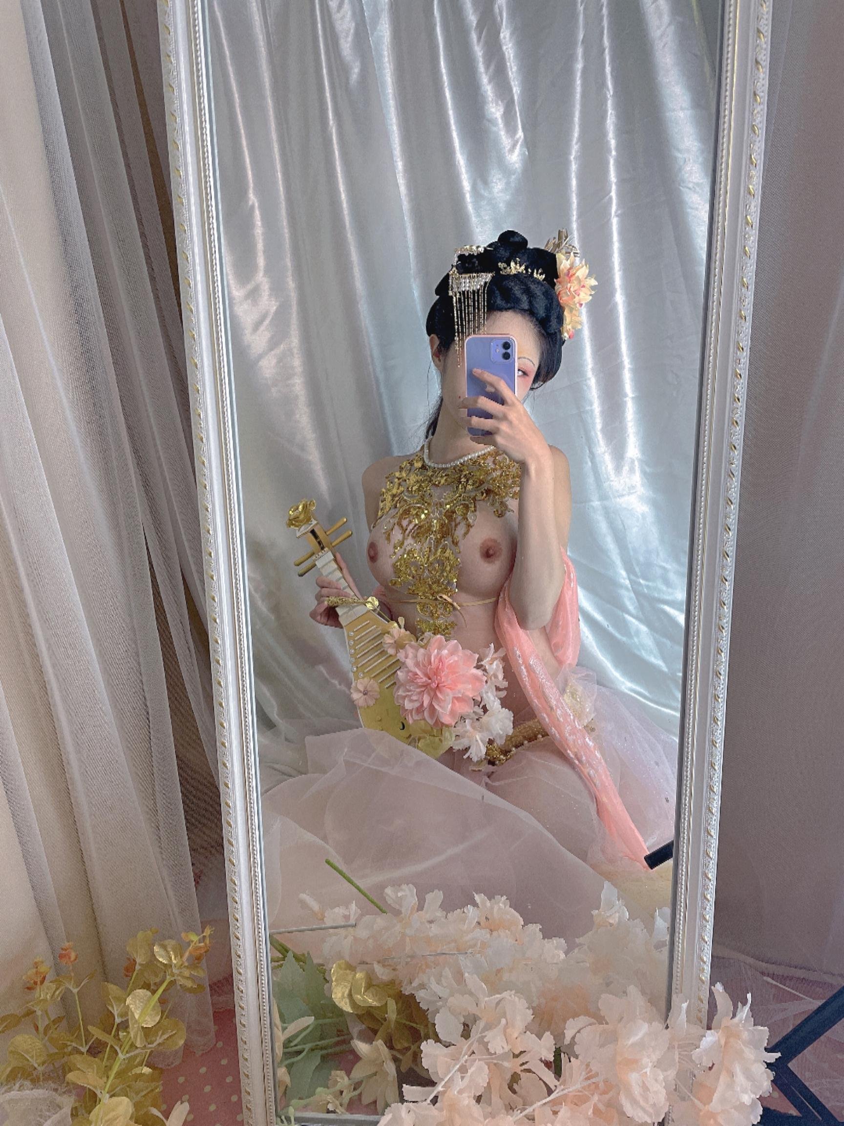 [私房] 钛合金TiTi - 贵妃：粉金薄纱半裸美胸 古风私房 32P