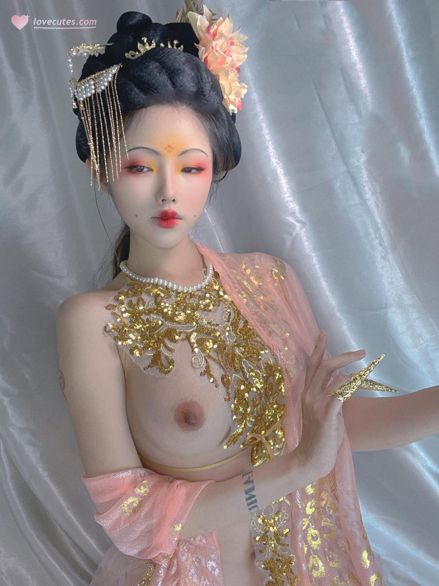[私房] 钛合金TiTi - 贵妃：粉金薄纱半裸美胸 古风私房 32P