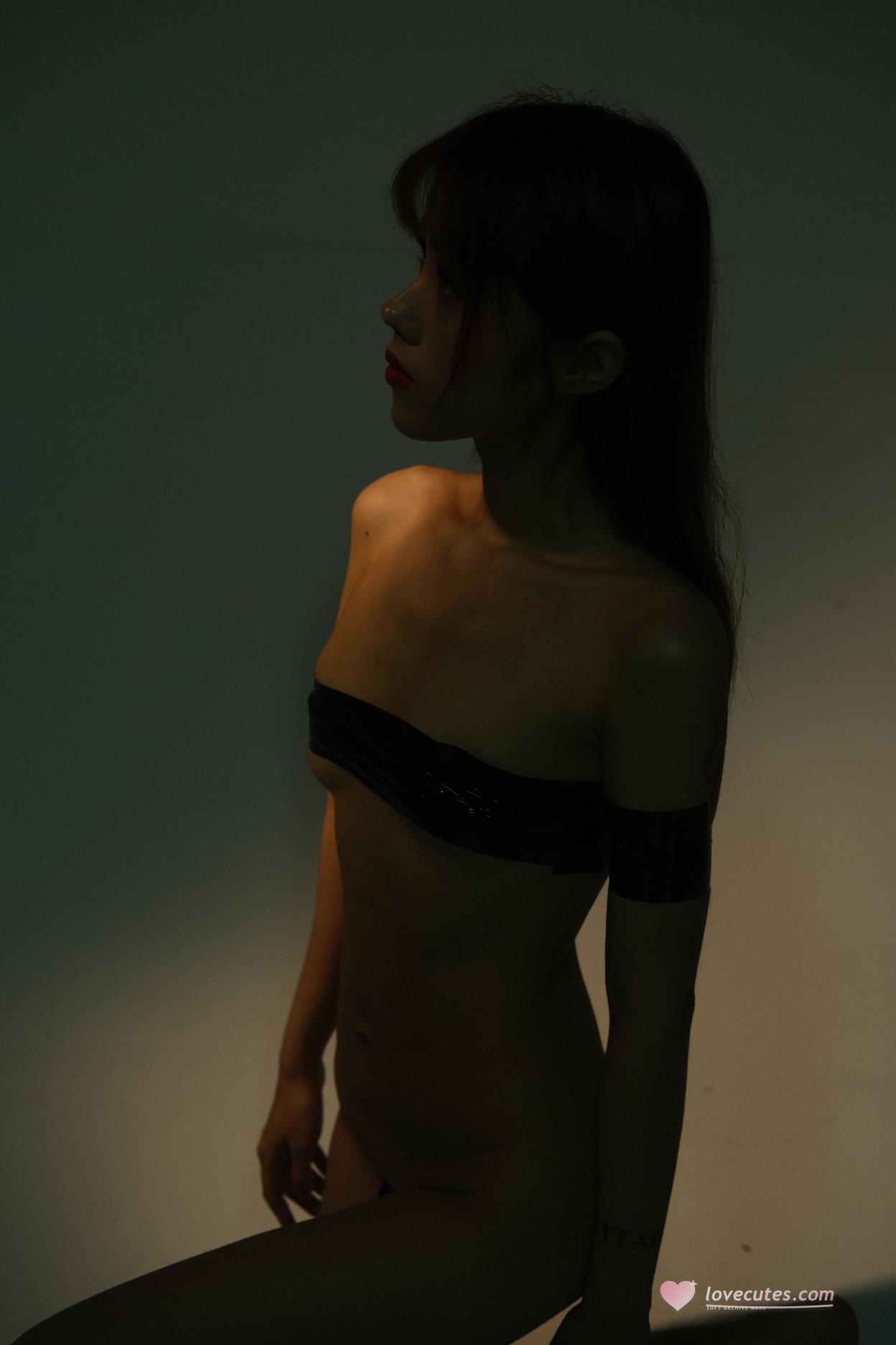 [ภาพถ่าย] ไททาเนียมอัลลอยด์ TiTi - ความฝัน: ศิลปะนู้ดแสงและเงาดอกไม้ขนาดใหญ่ 39P