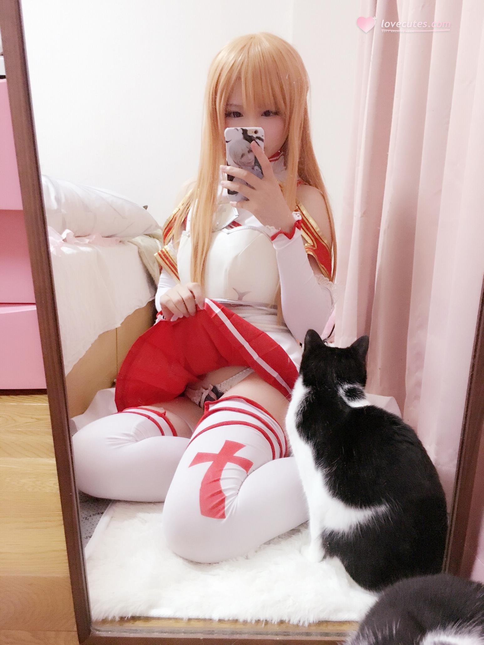 [cosplay] 习呆呆 - 刀剑神域 亚丝娜：白红战衣露点大尺度还原 34P2V