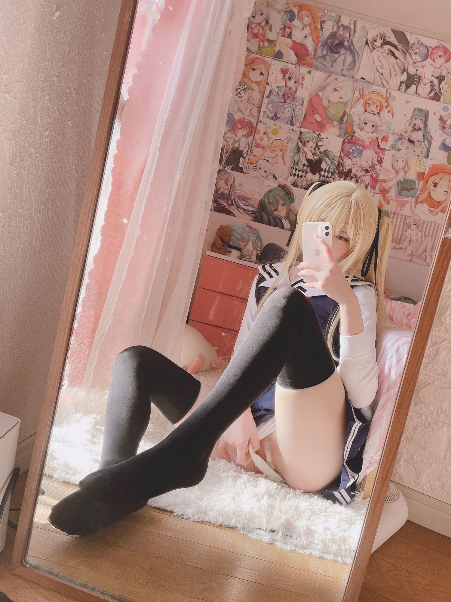 [cosplay] 习呆呆 - 英梨梨：制服黑丝露点大尺度还原 45P2V