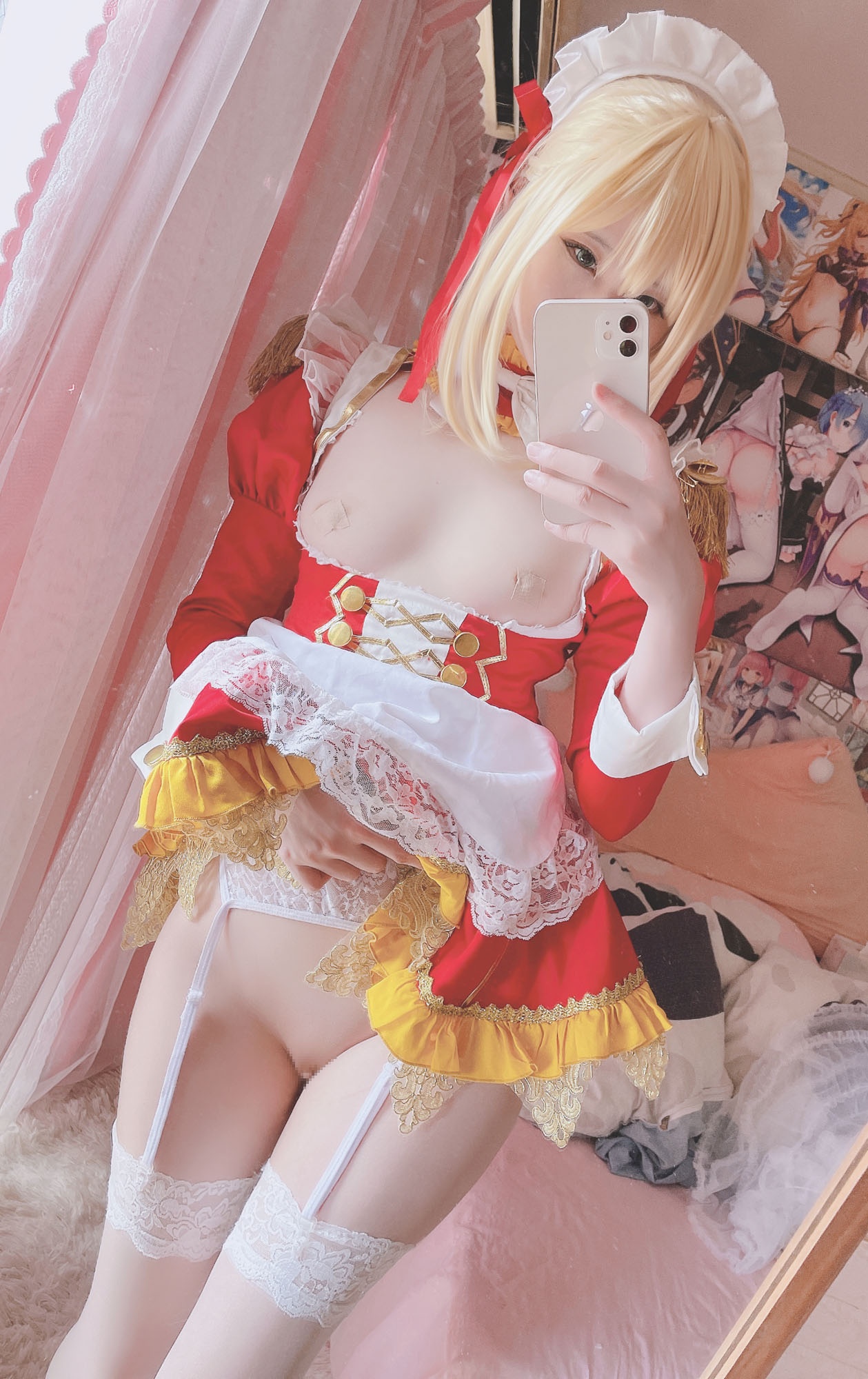 [cosplay] 习呆呆 - Fate 尼禄女仆：红白女仆白丝美腿还原 30P2V