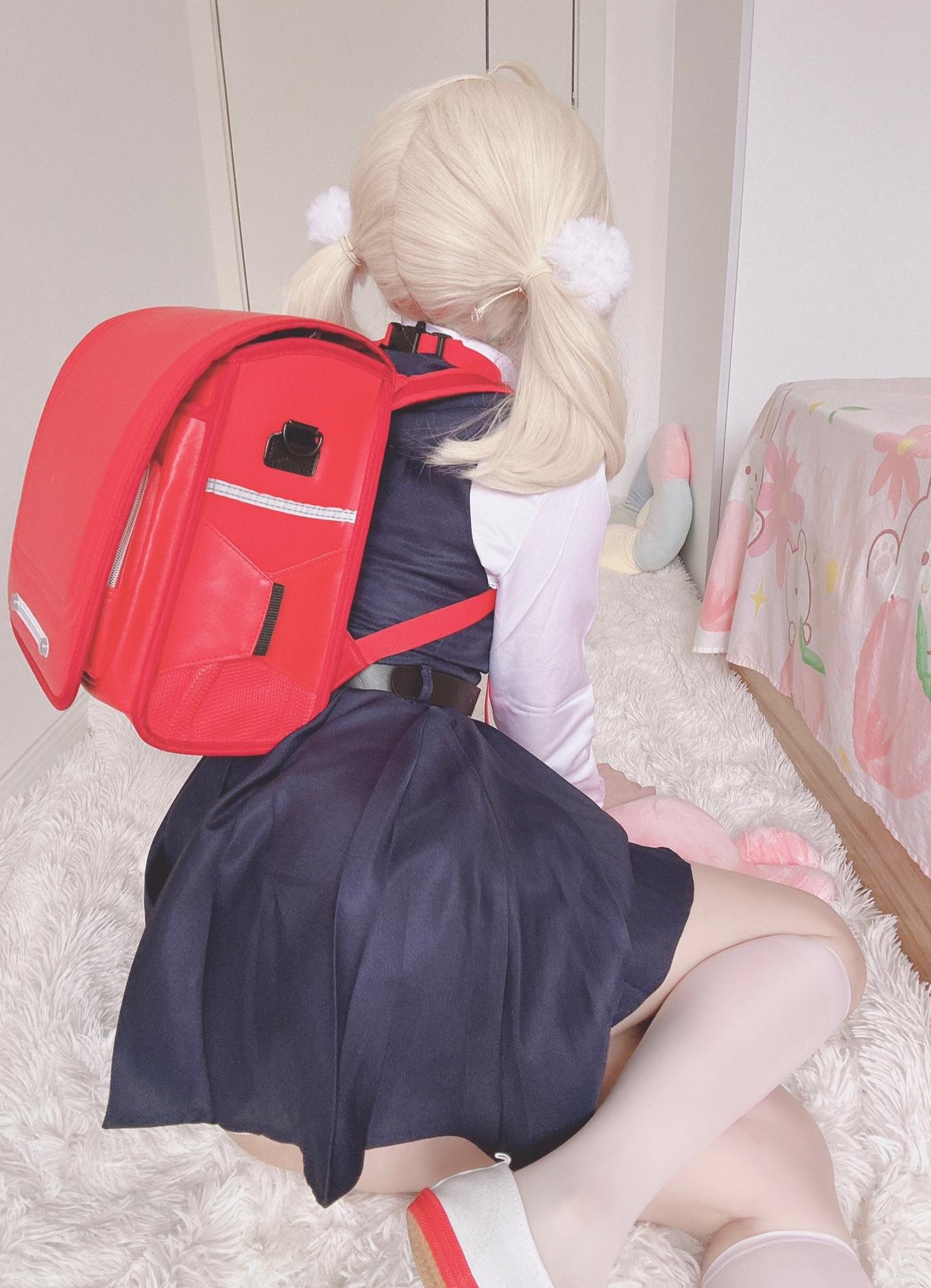 [cosplay] 习呆呆 - 時雨羽衣：黑裙白袜露点大尺度还原 24P2V