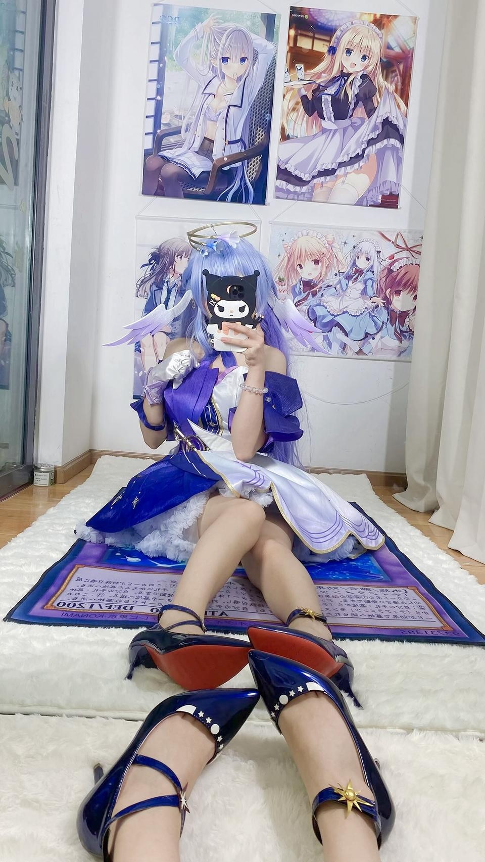 [cosplay] 白栎Shirly - 崩坏星穹铁道 知更鸟：紫白礼裙美腿自拍还原 40P6V