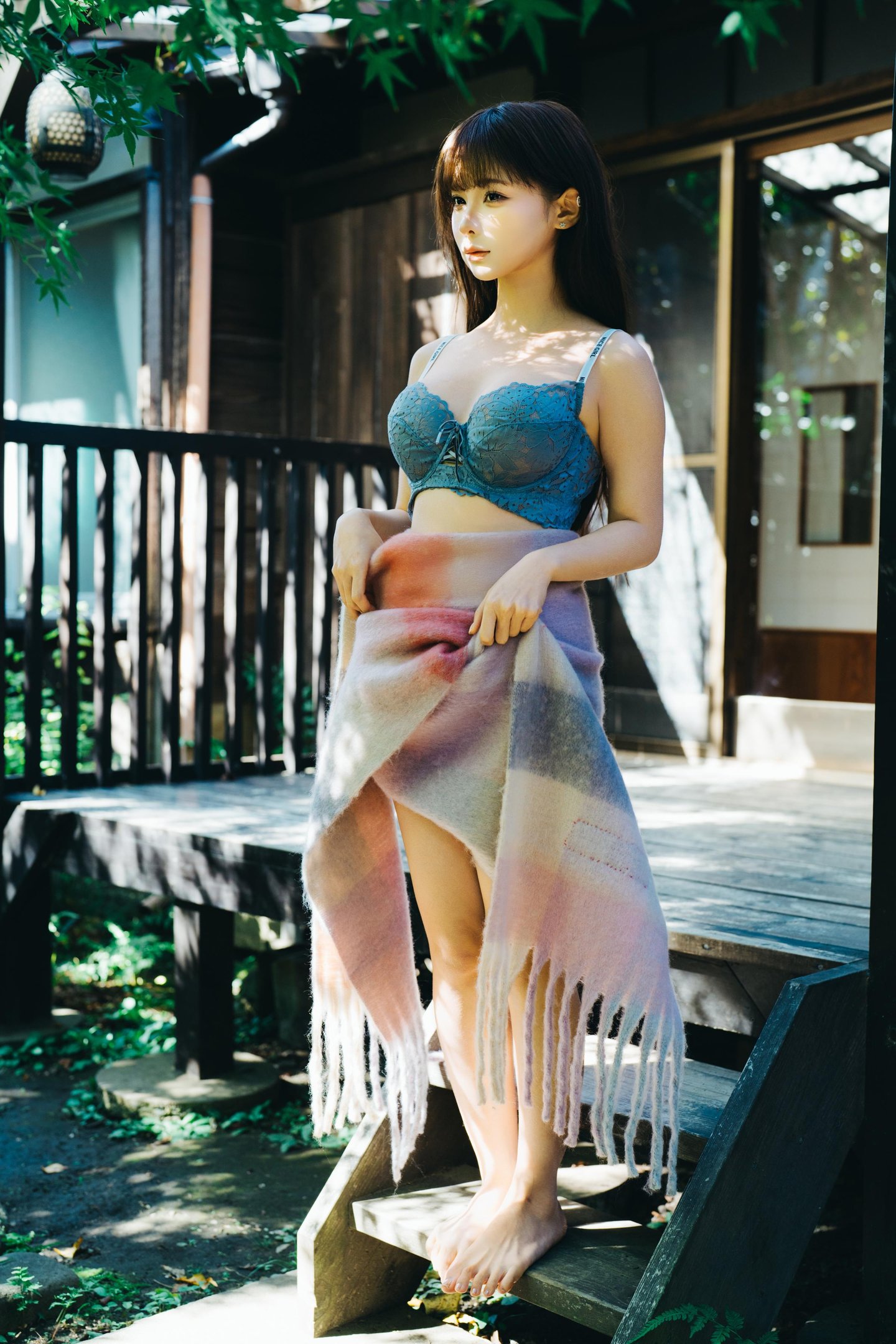 [ภาพถ่าย] ฉุนหม่า หม่า - ฤดูหนาว: ชุดนิตติ้งขนฟูเปิดไหล่ขาเรียว 32P