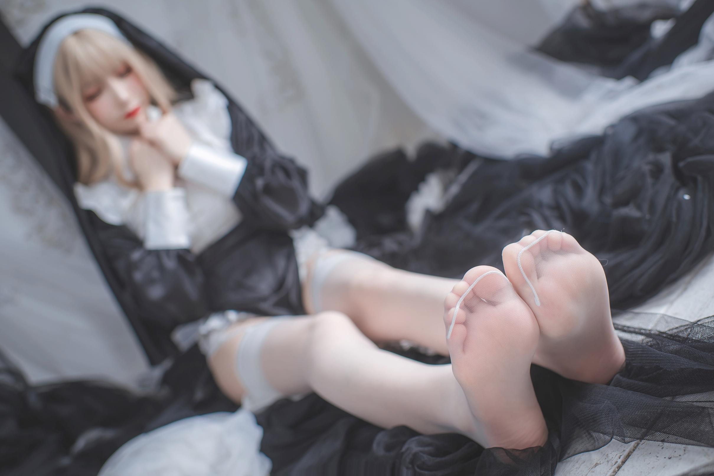 [写真] 桃濑衣衣 - 修女：白丝修女蕾丝内衣写真 59P3V