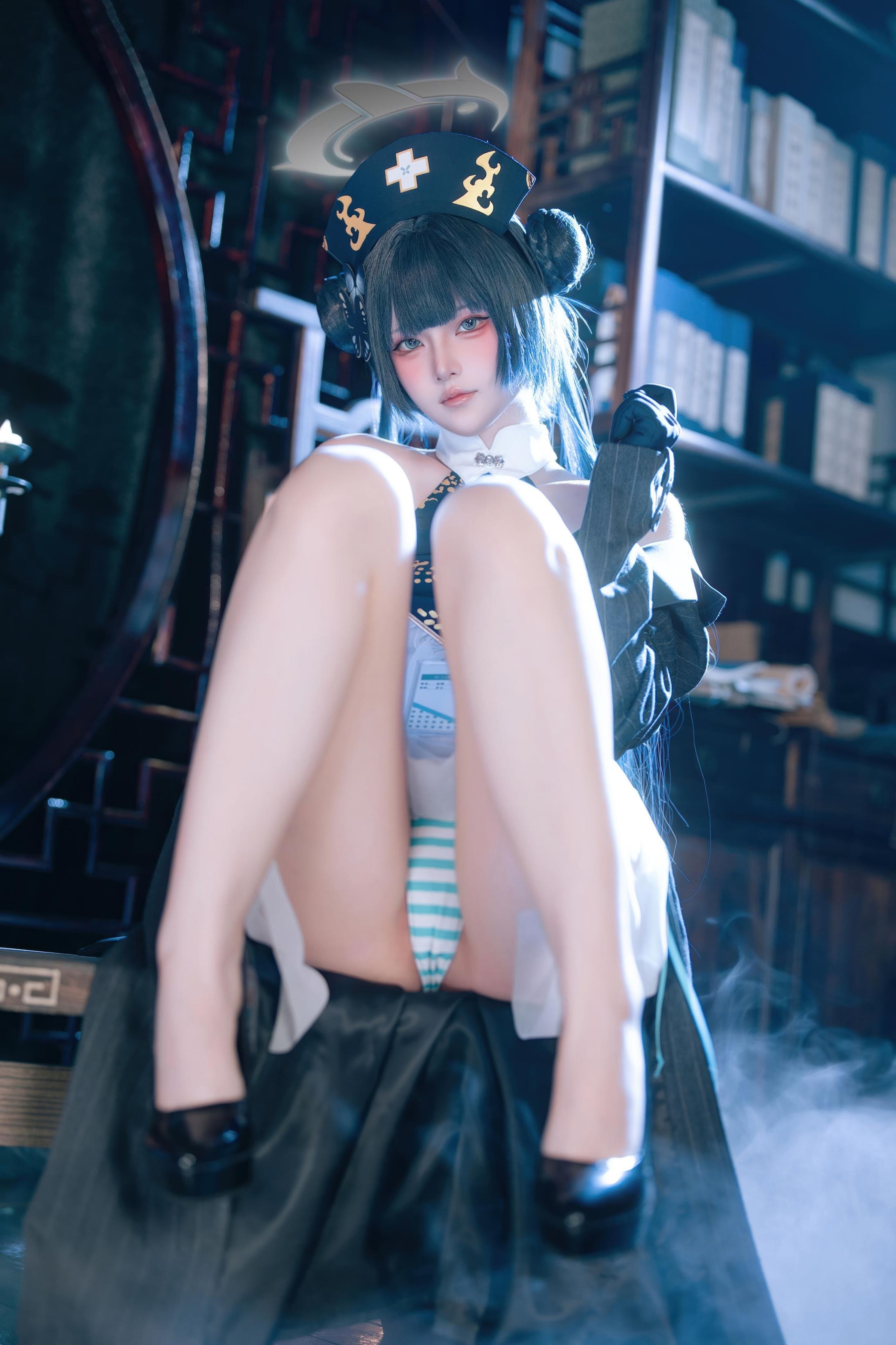 [Cosplay] Yu Fish - Blue Archive Himezaki Doujin Nurse: Stunning Nurse Outfit with Beautiful Legs and Curvy Hips 65P