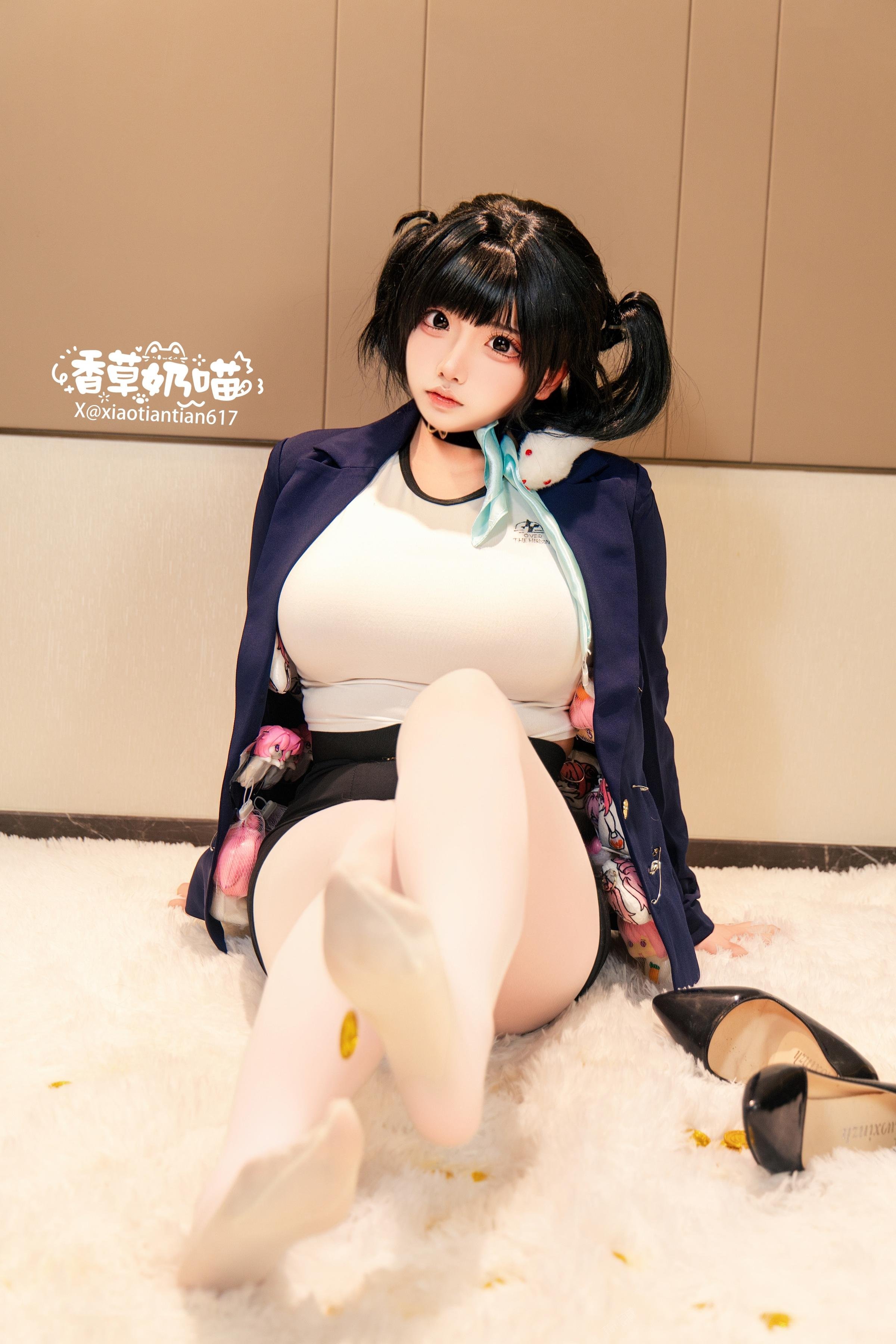 [cosplay] 바닐라 나비묘 - 승리의 여신 니케 소라: 흑청 재킷 흰 스타킹 거유 재현 136P22V