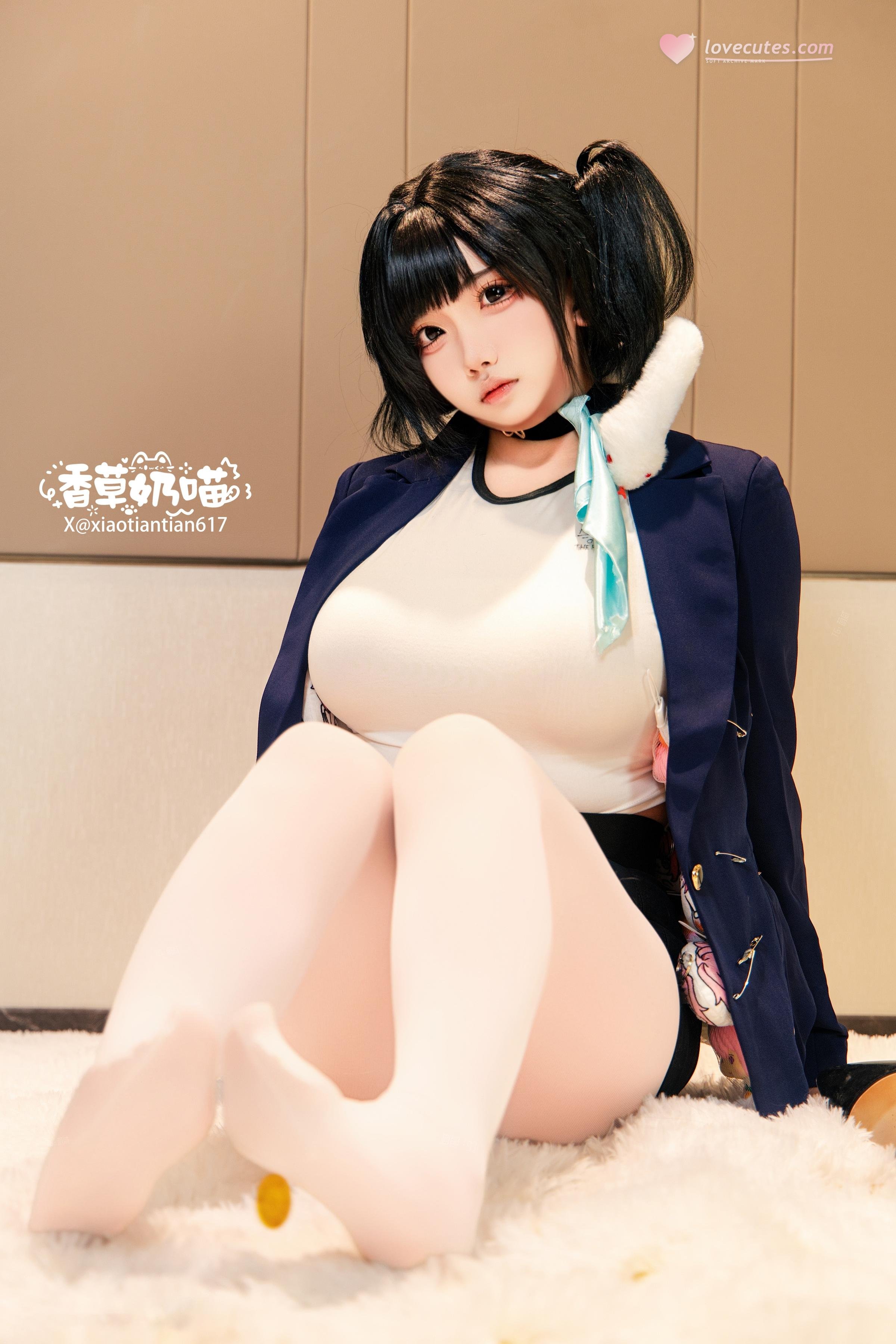 [cosplay] 바닐라 나비묘 - 승리의 여신 니케 소라: 흑청 재킷 흰 스타킹 거유 재현 136P22V