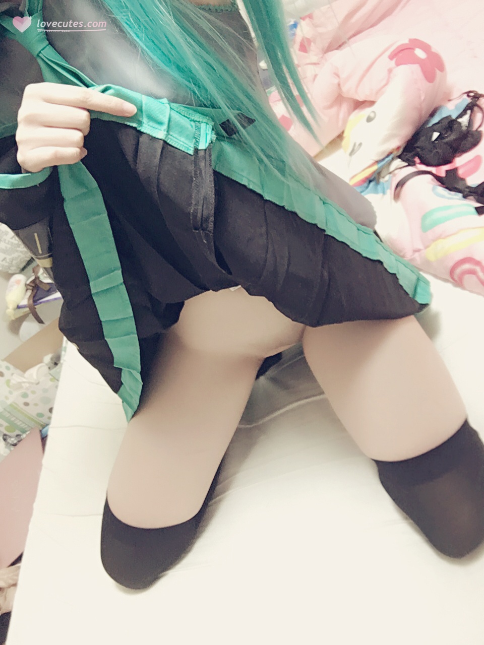 [cosplay] 习呆呆 - 初音未来：蓝绿双马尾露点黑丝诱惑 31P2V