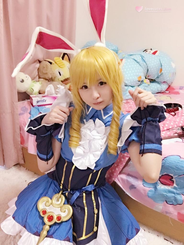 [cosplay] 习呆呆 - 爱丽丝梦游仙境：兔耳白丝短裙露点写真 32P2V