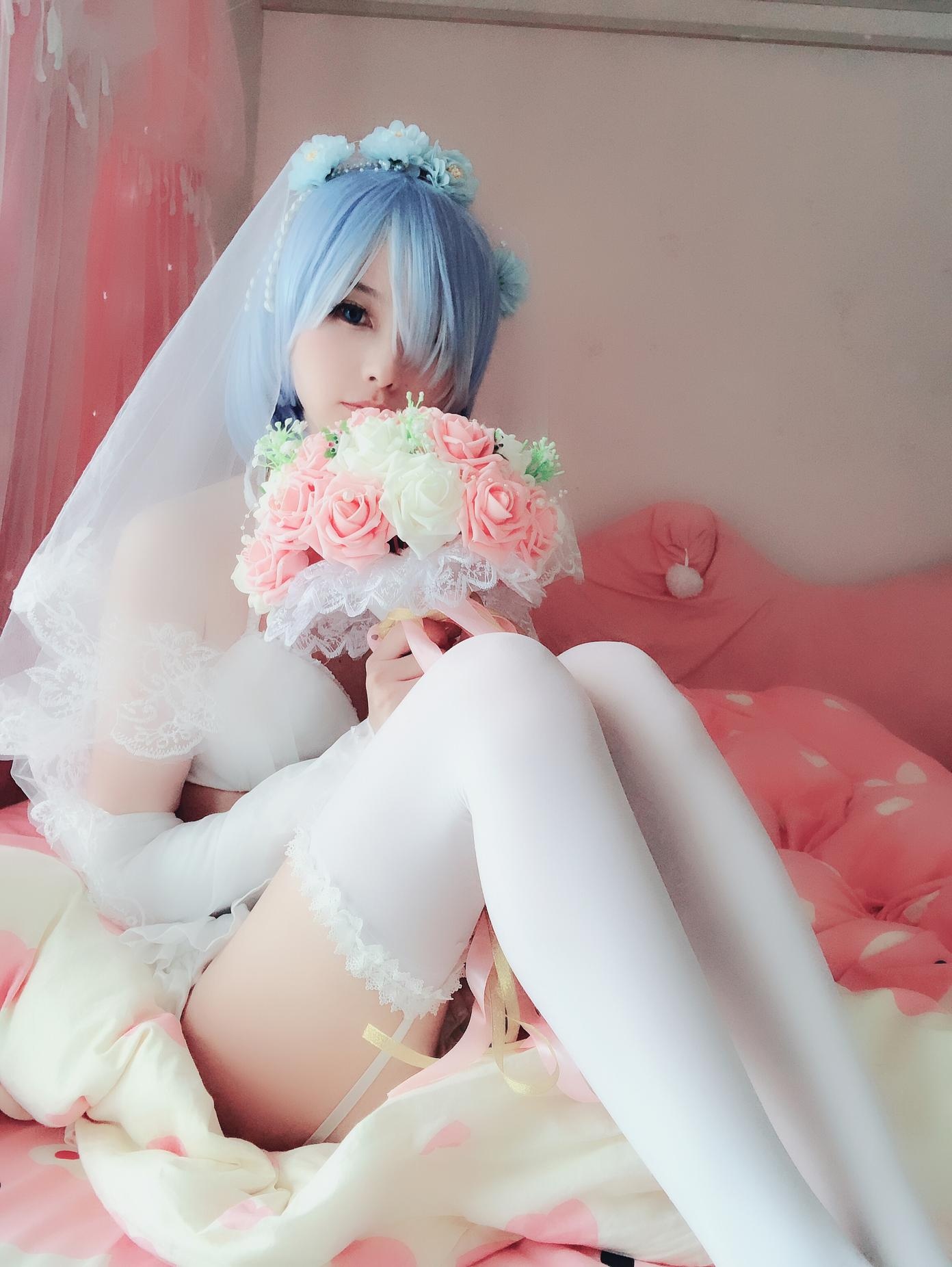 [cosplay] 习呆呆 - 蕾姆婚纱：白丝新娘露点大尺度还原 50P2V