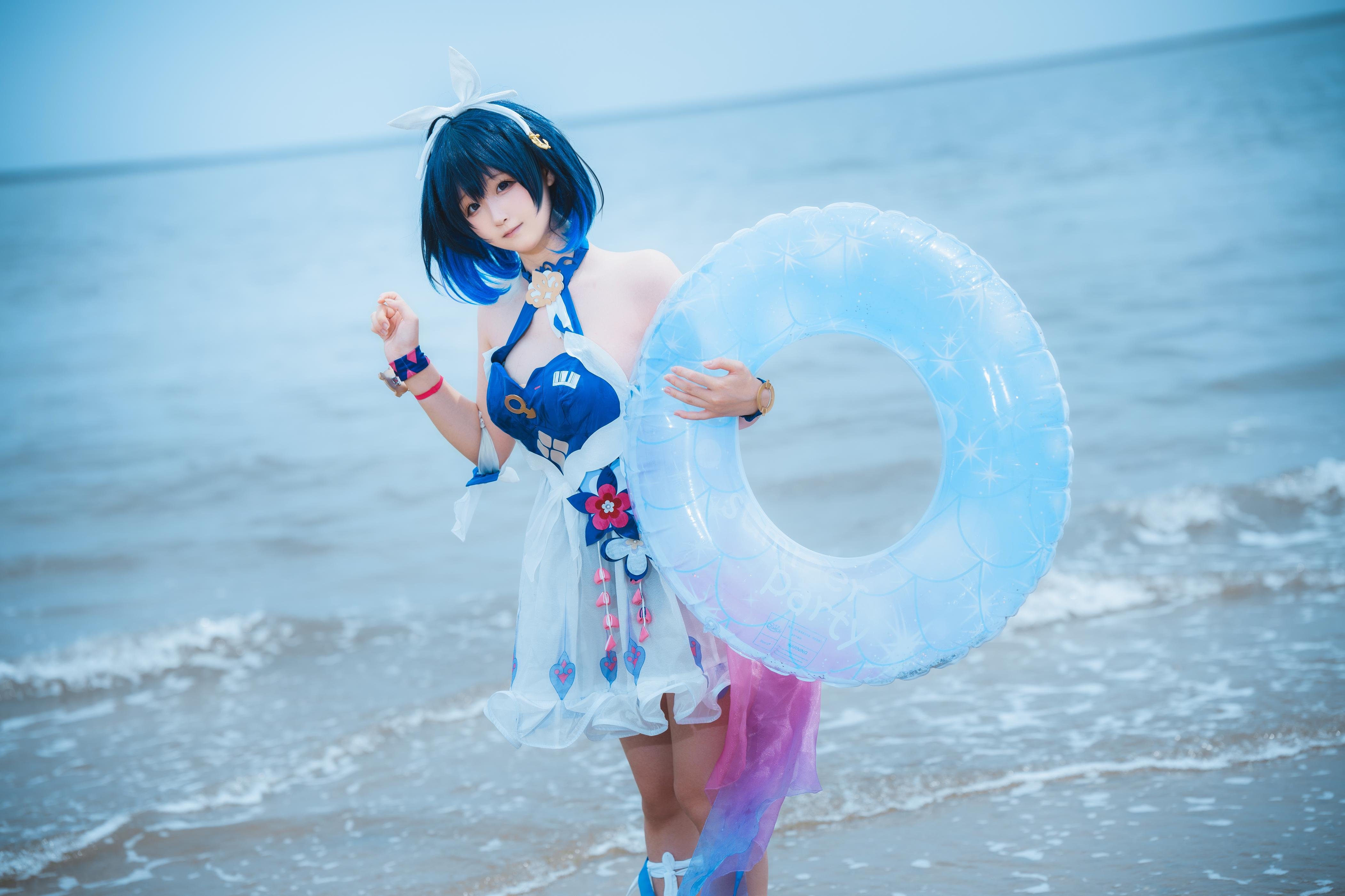 [cosplay] Seele麦麦 - 希尔彼岸浪花物语·海滩：蓝白泳装海滩白丝美腿 72P