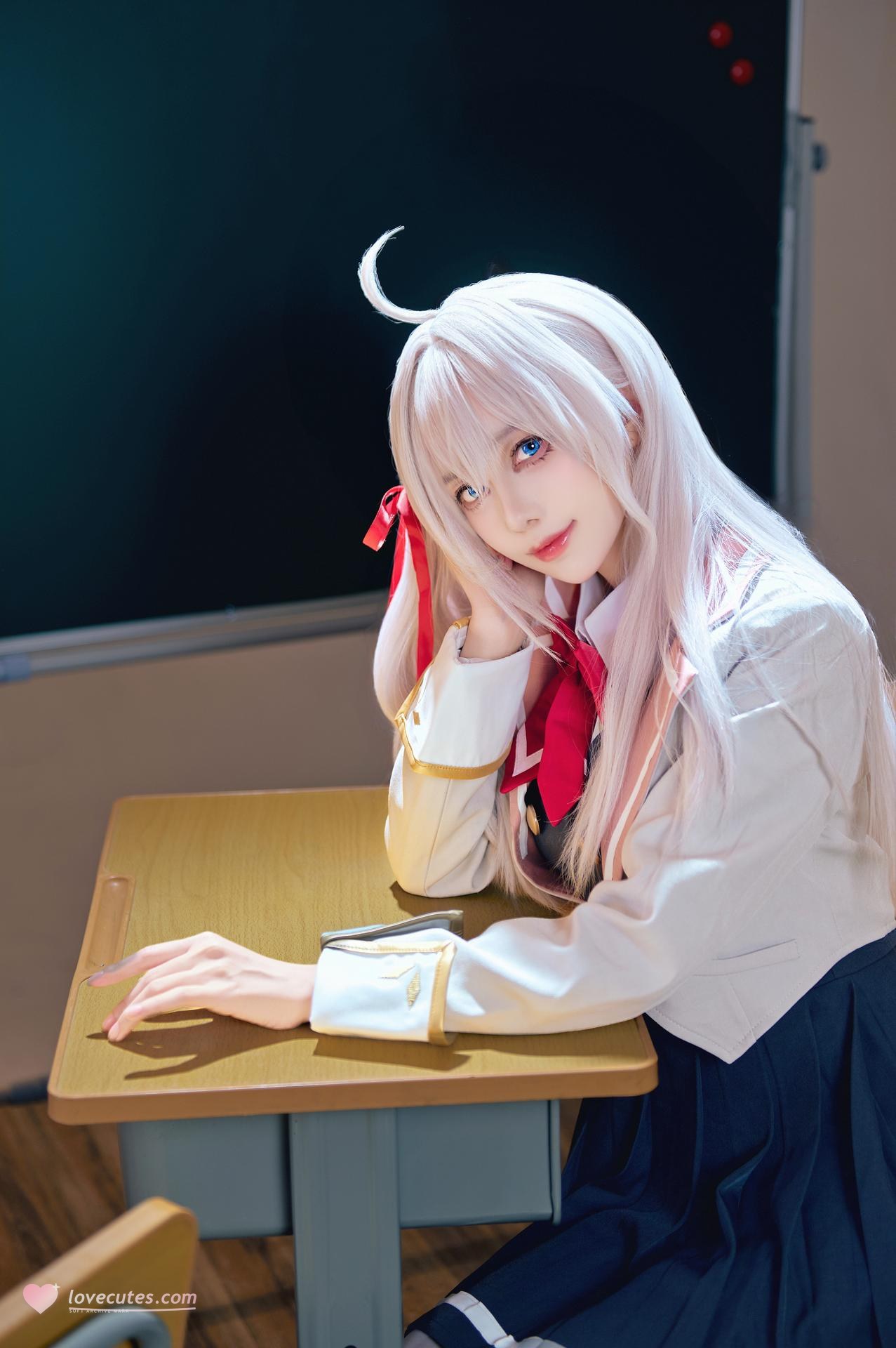 [cosplay] Shika小鹿鹿 - 艾莉同学：白发校园制服白丝教室写真 38P