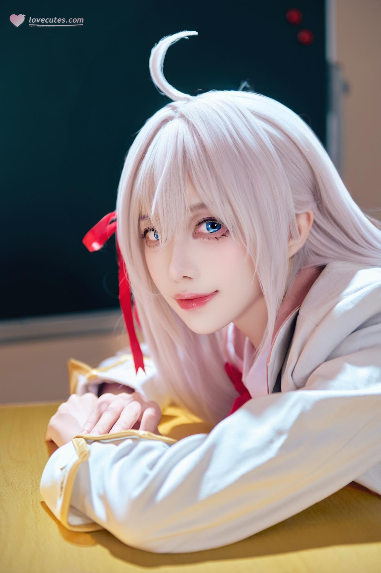 [cosplay] Shika小鹿鹿 - 艾莉同学：白发校园制服白丝教室写真 38P