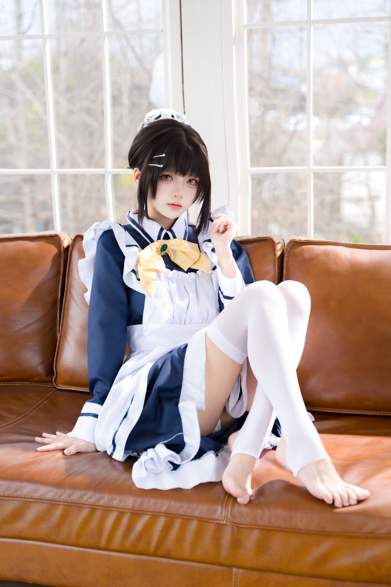 [写真] 九柒喵 - 枣子姐女仆：蓝白女仆装白丝沙发写真 23P