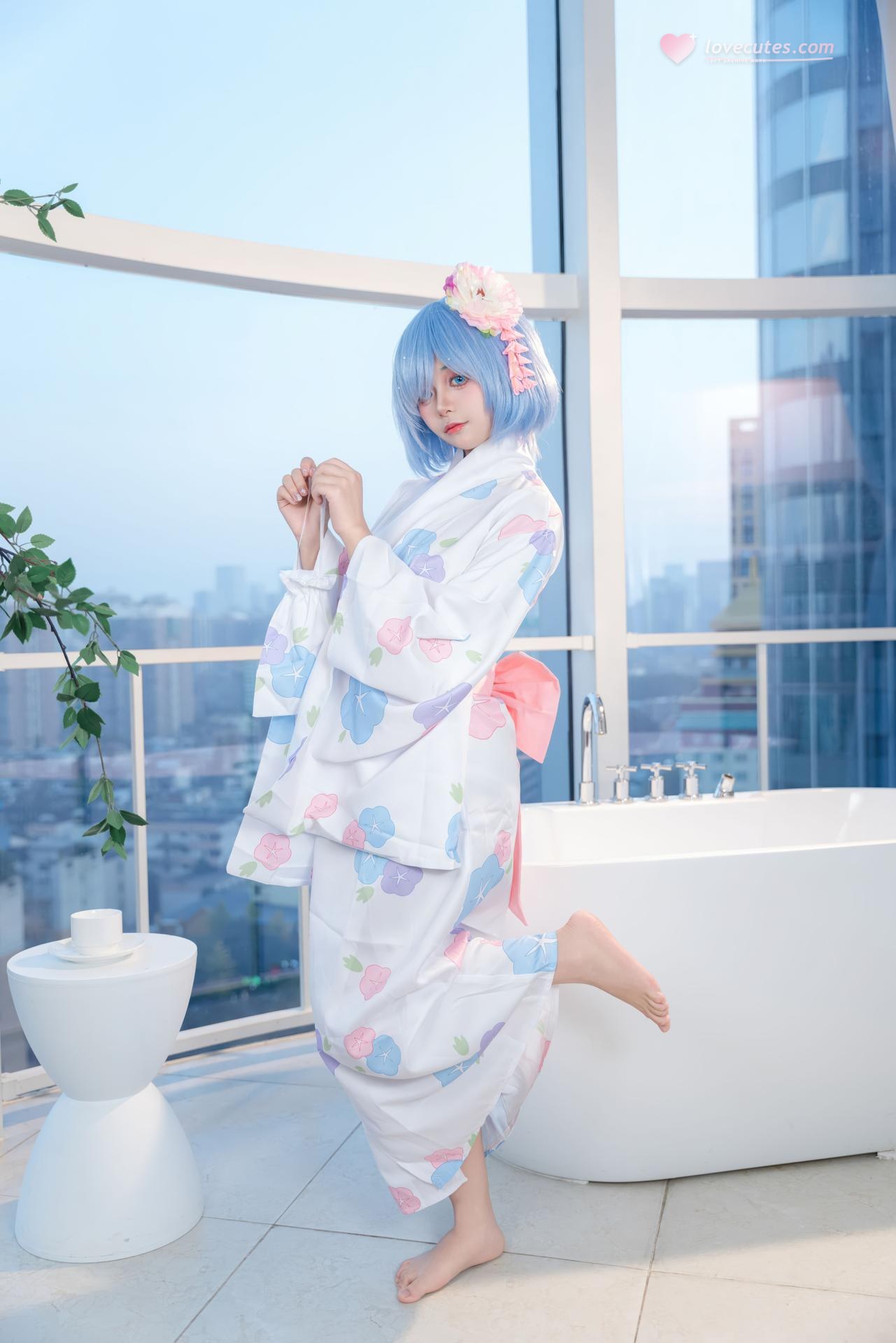 [cosplay] 小羊不吃草 - Re:从零开始的异世界生活 雷姆和服：蓝发和服浴室大尺度 48P