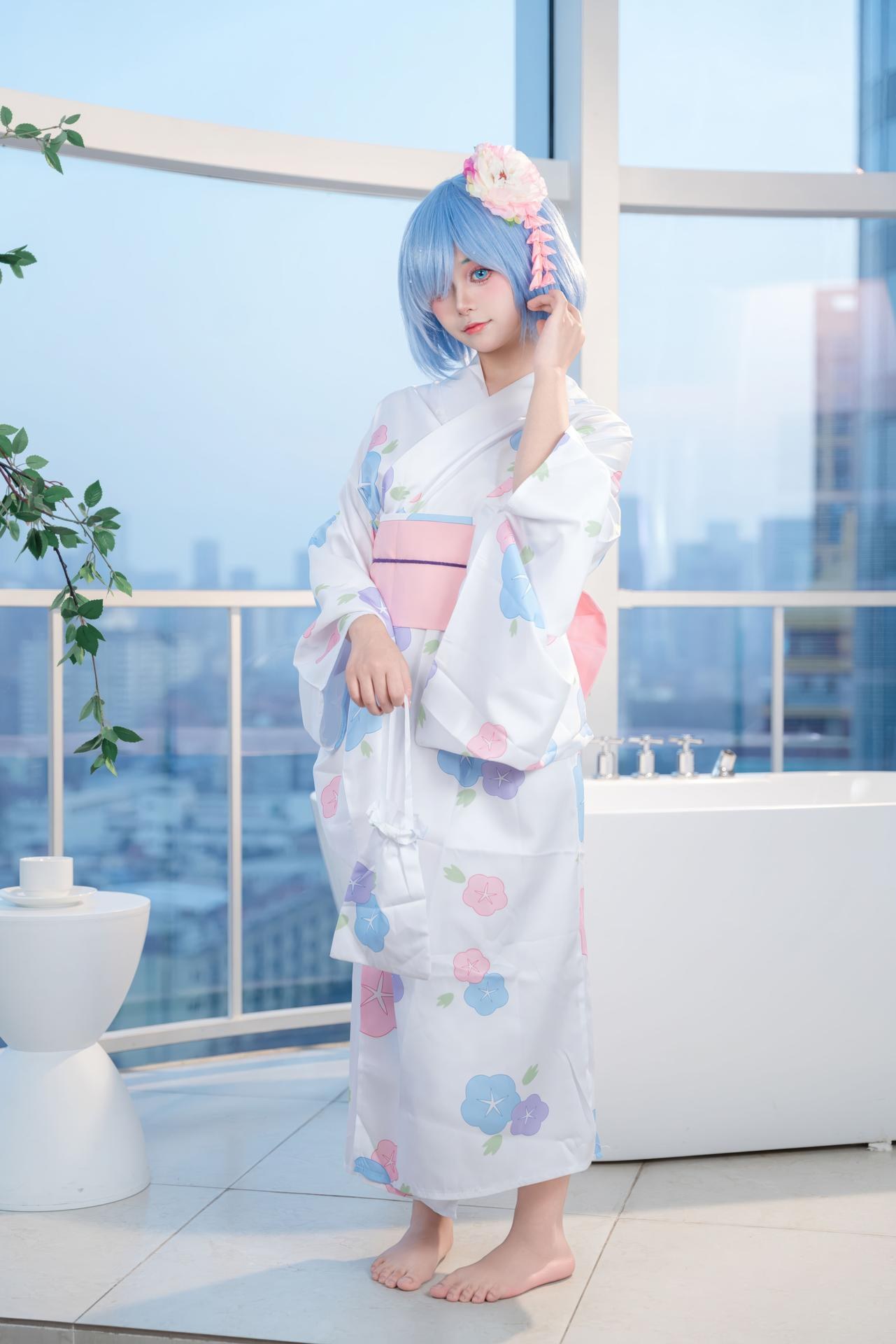 [cosplay] 小羊不吃草 - Re:从零开始的异世界生活 雷姆和服：蓝发和服浴室大尺度 48P