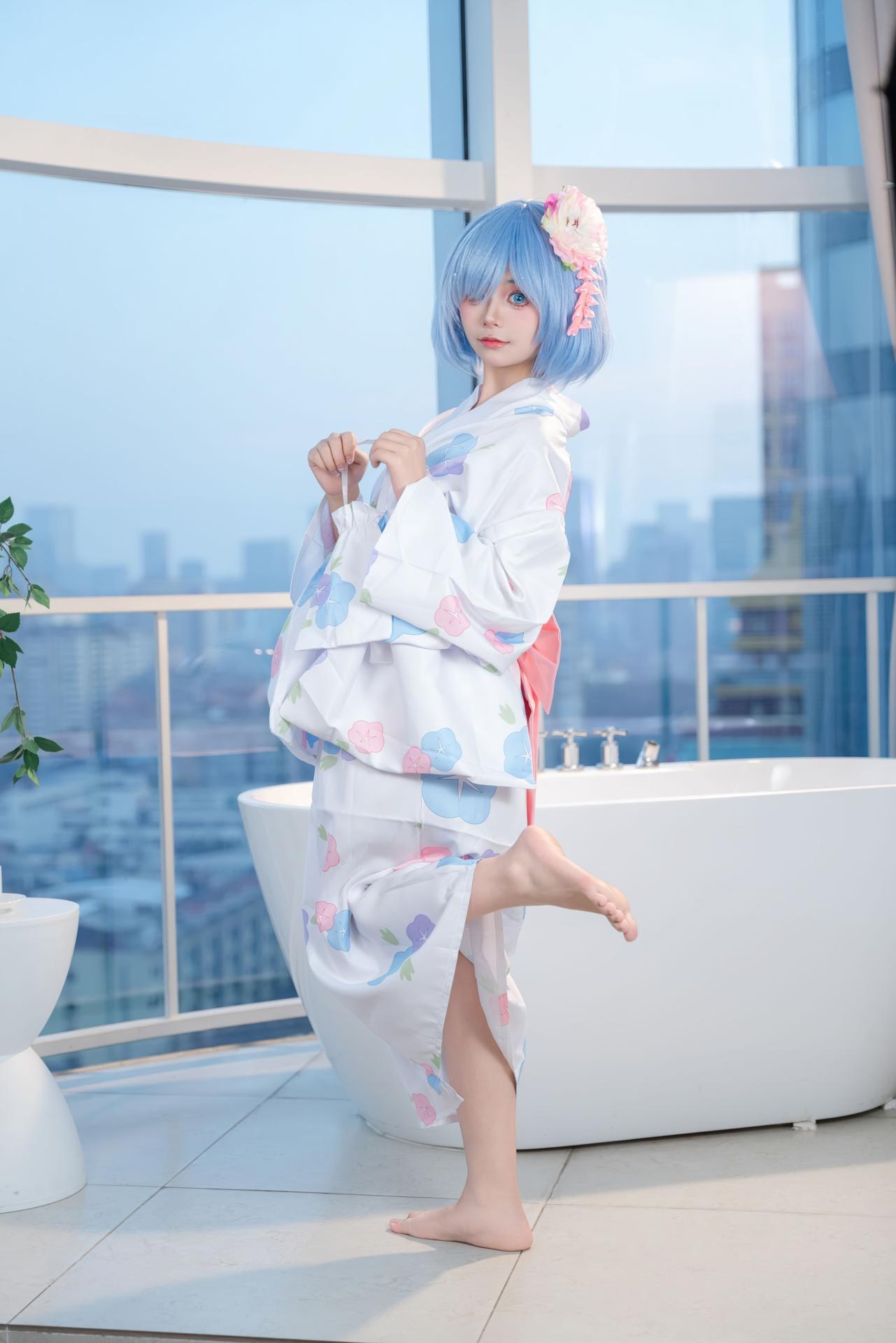 [cosplay] 小羊不吃草 - Re:从零开始的异世界生活 雷姆和服：蓝发和服浴室大尺度 48P