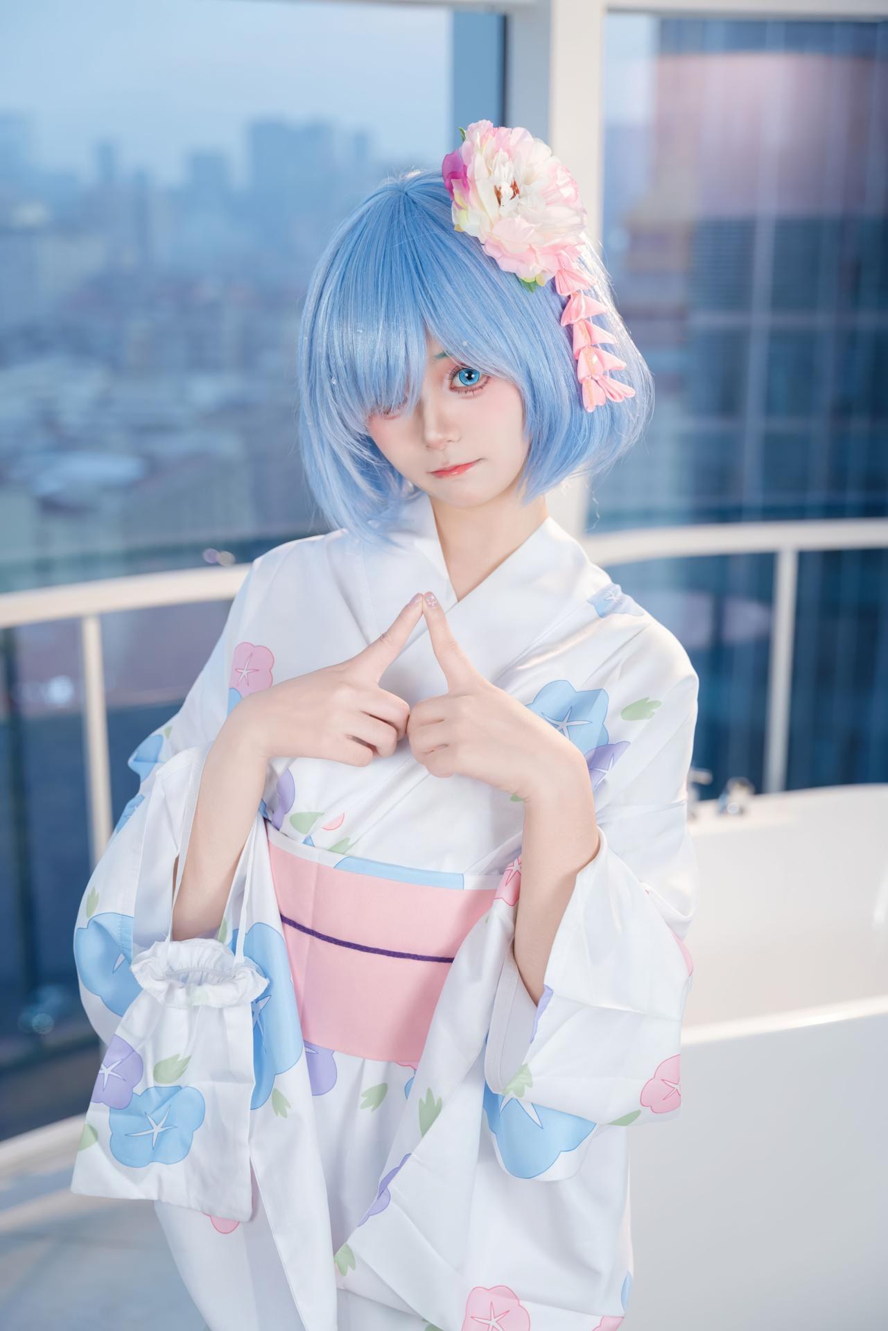 [cosplay] 小羊不吃草 - Re:从零开始的异世界生活 雷姆和服：蓝发和服浴室大尺度 48P
