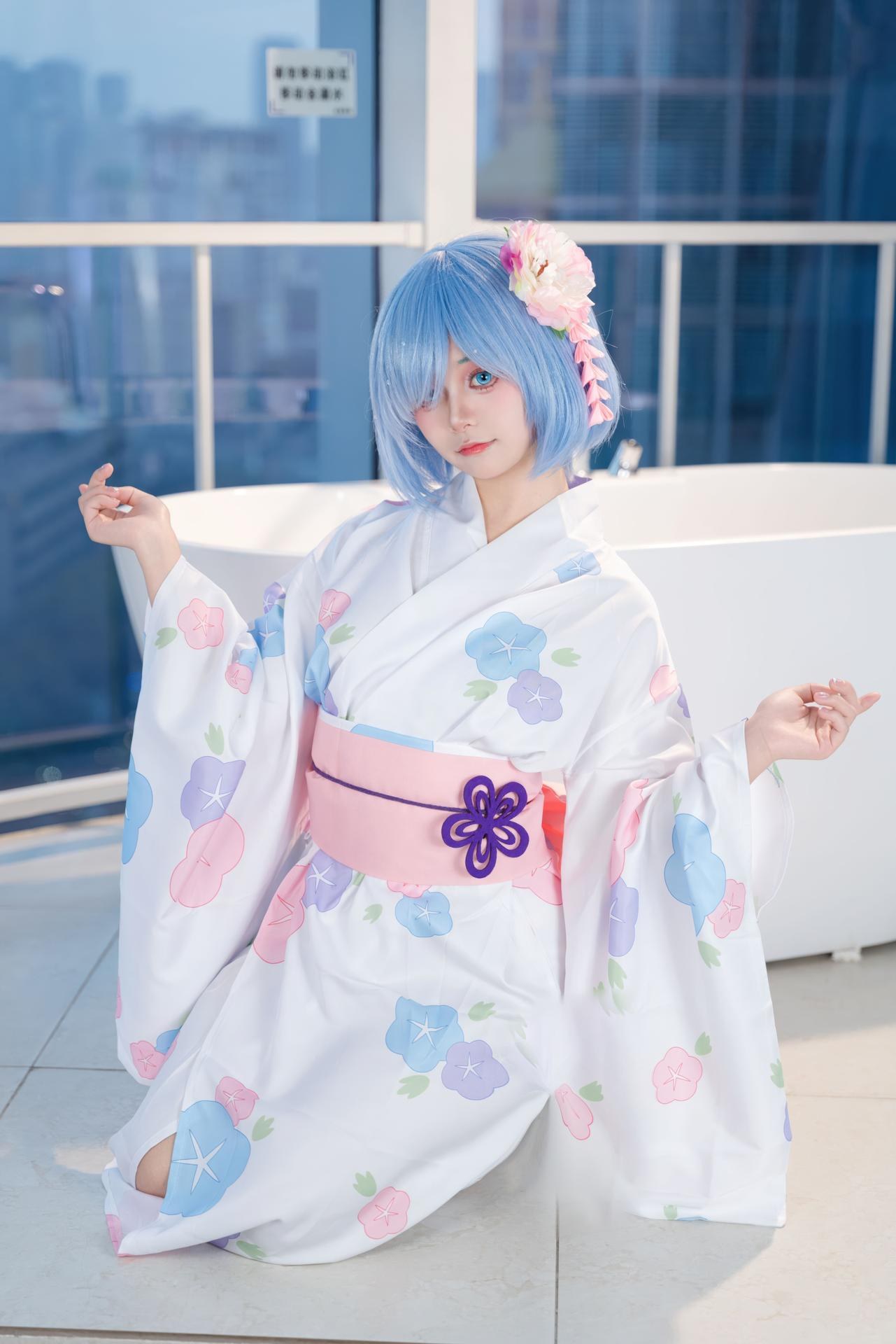 [cosplay] 小羊不吃草 - Re:从零开始的异世界生活 雷姆和服：蓝发和服浴室大尺度 48P